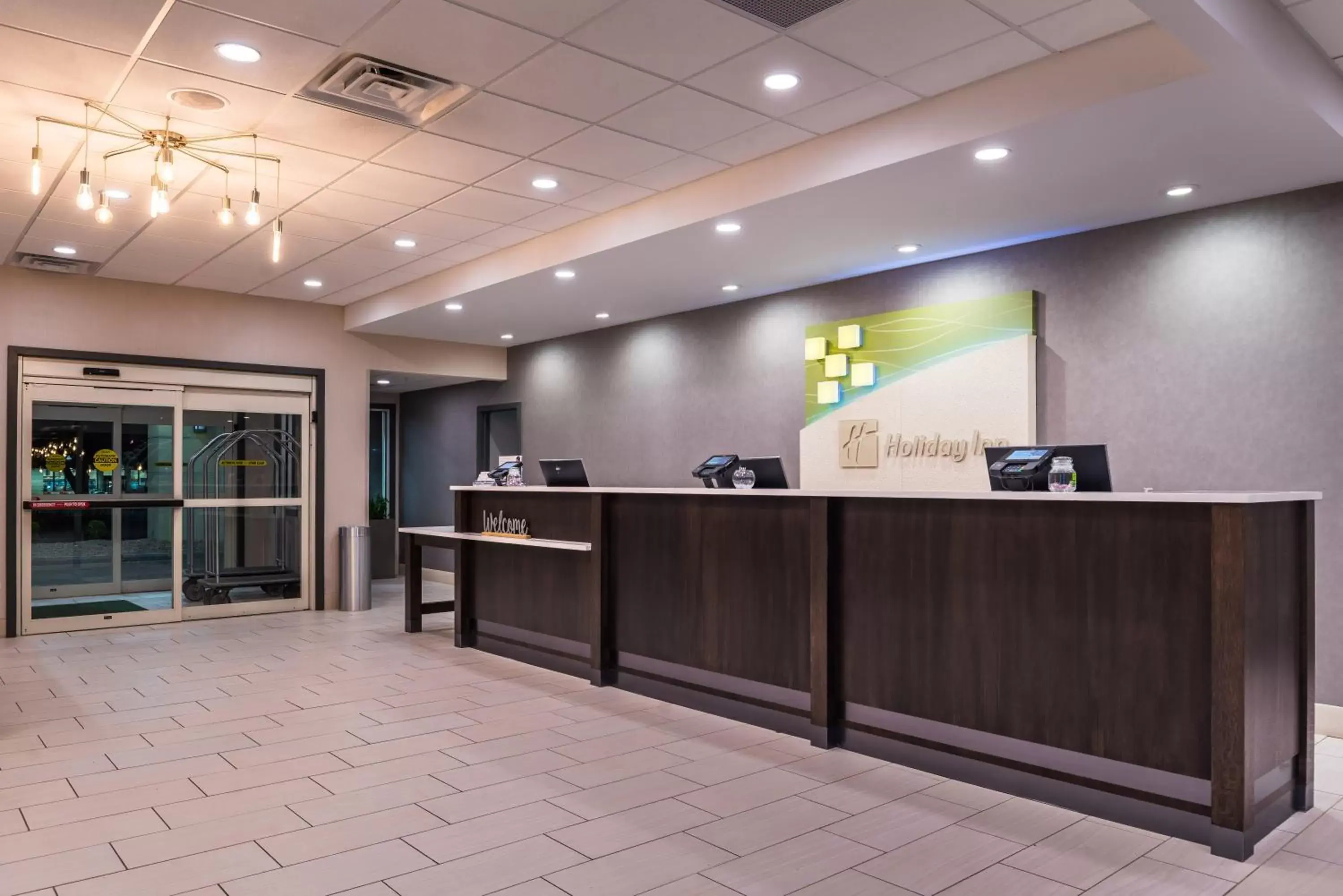 Property building, Lobby/Reception in Holiday Inn Auburn-Finger Lakes Region, an IHG Hotel