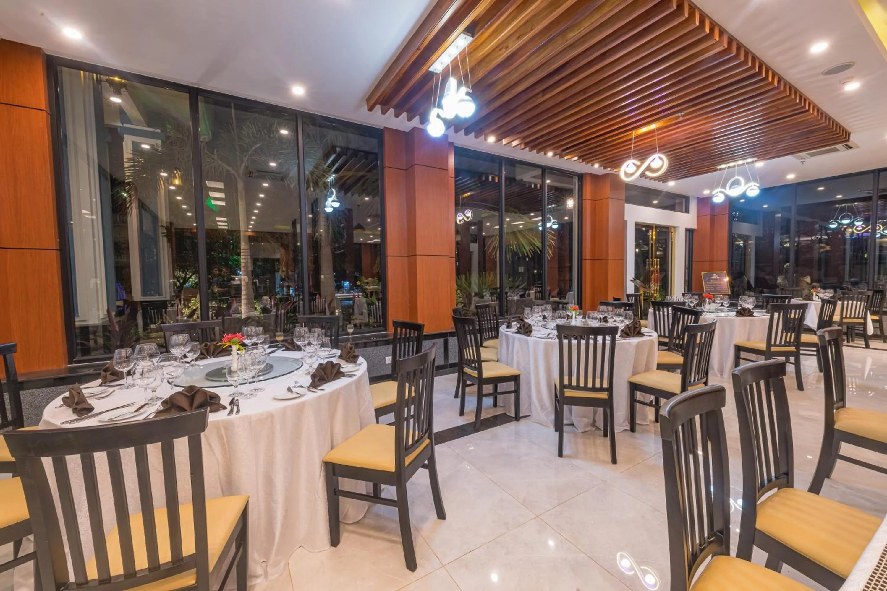 Restaurant/places to eat in Kampong Thom Royal Hotel