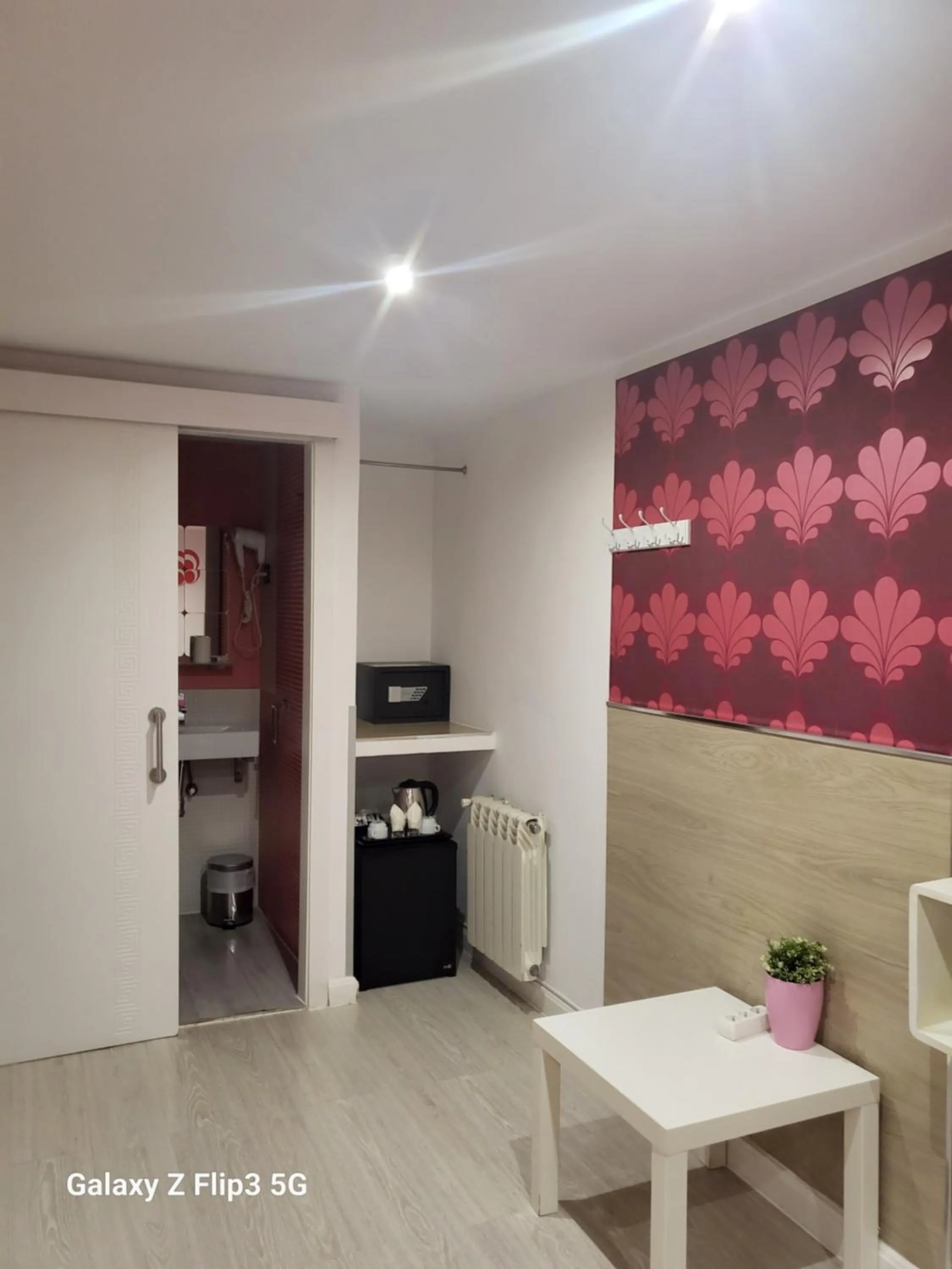 Photo of the whole room in Hostal Inn Madrid