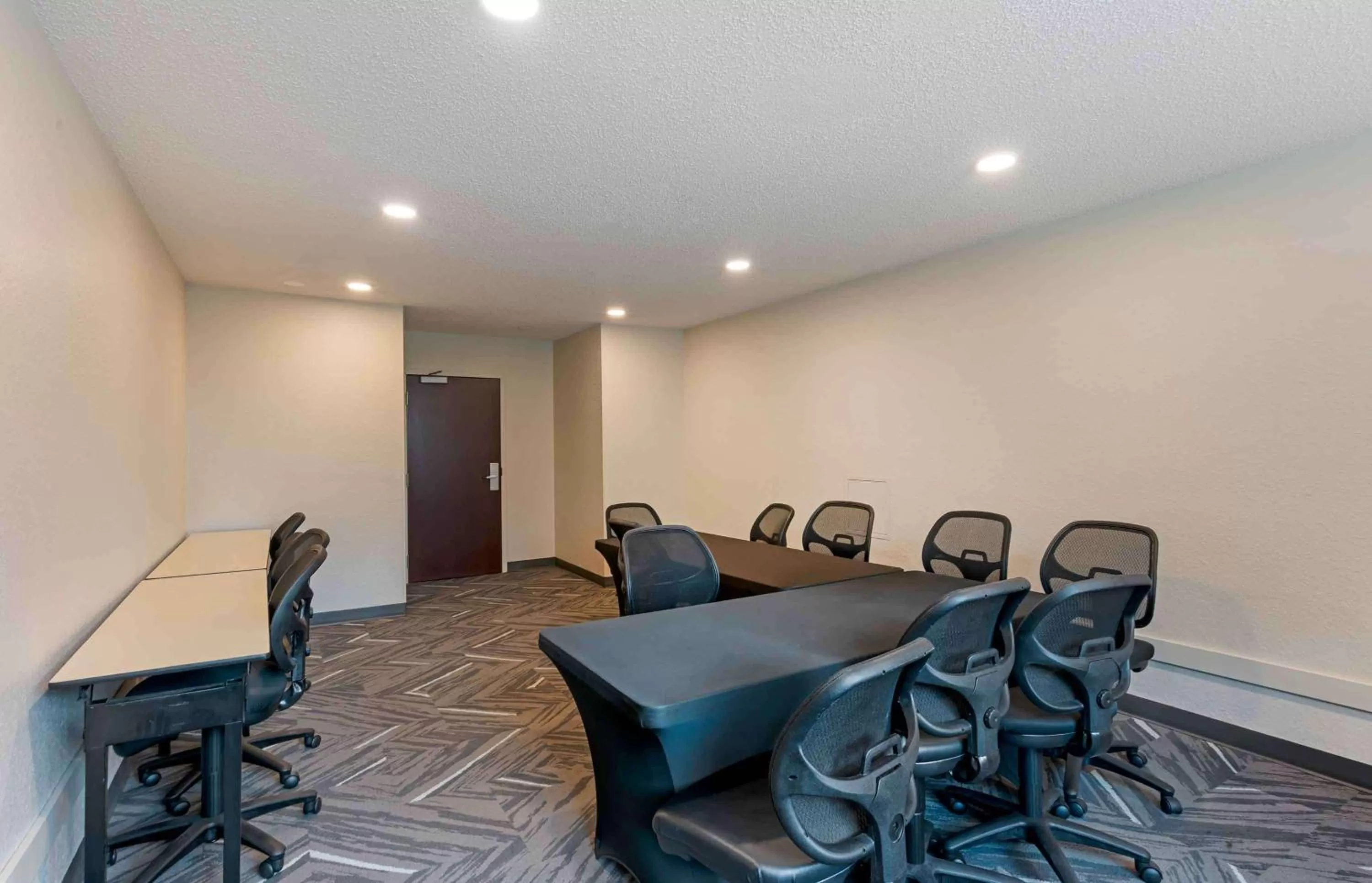 Meeting/conference room in Extended Stay America Suites - Kansas City - Overland Park - Quivira Rd