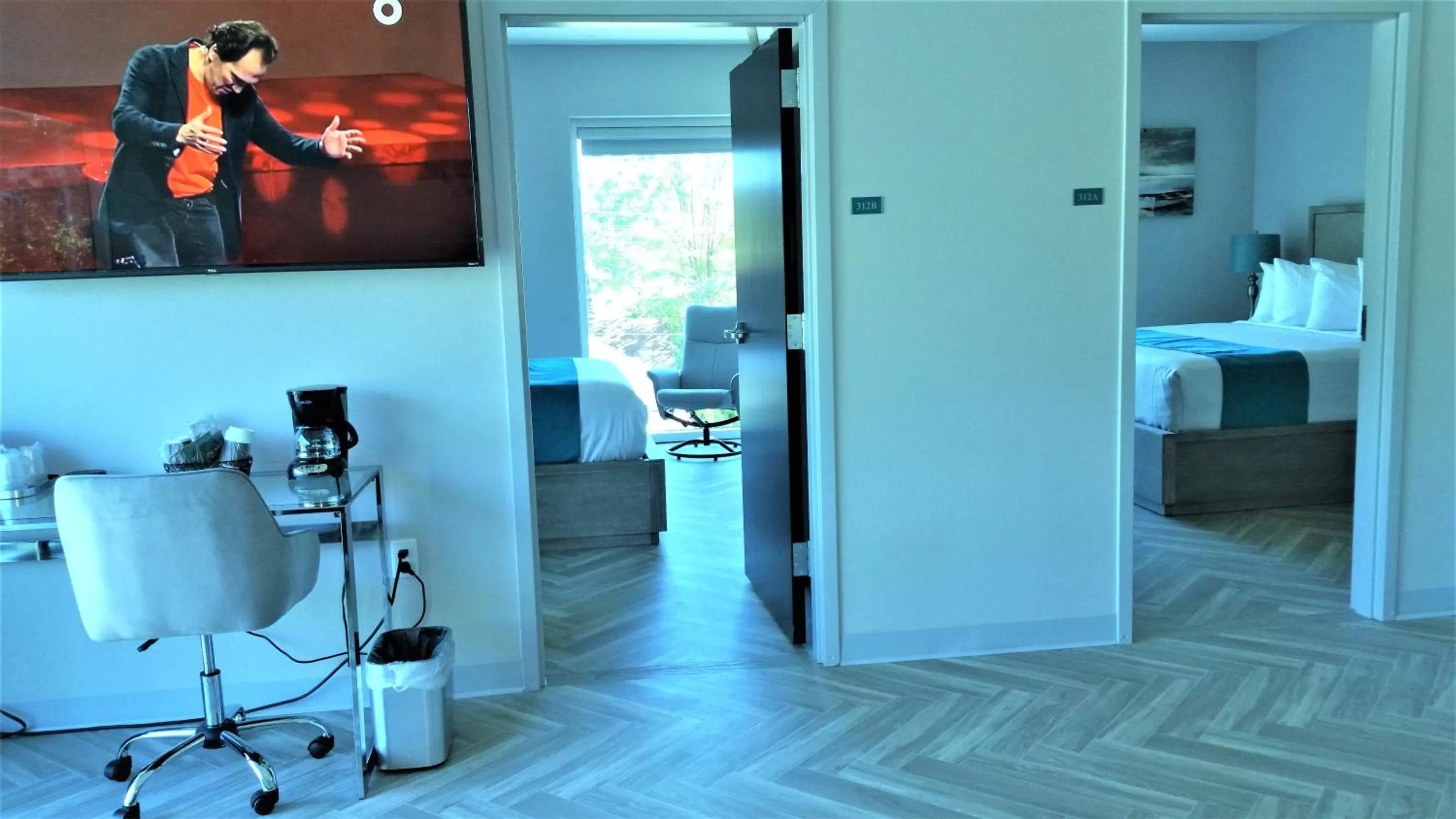 TV and multimedia, Bed in Athens Central Hotel