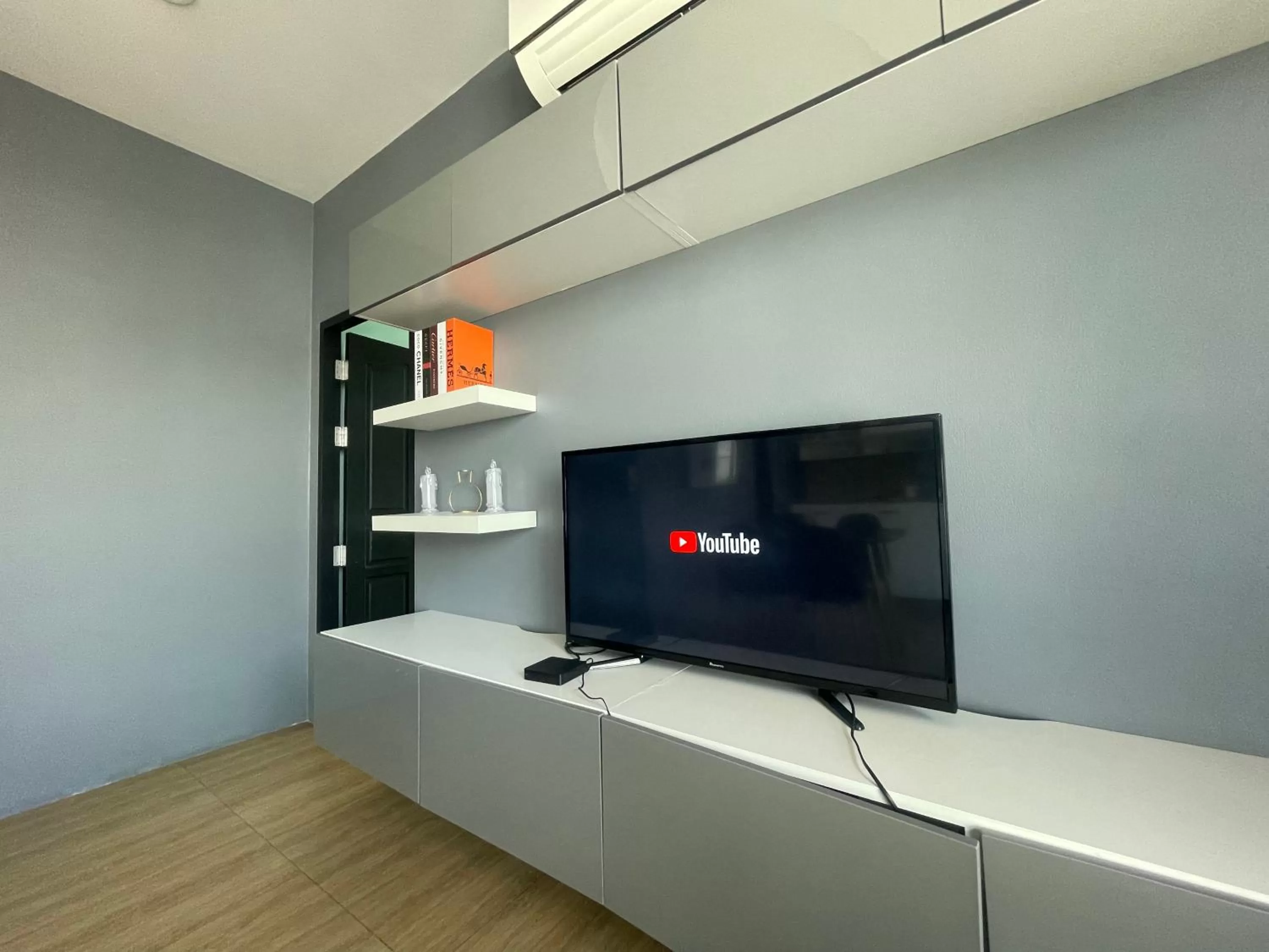 TV and multimedia, TV/Entertainment Center in THAI HOTEL CHIANGMAI