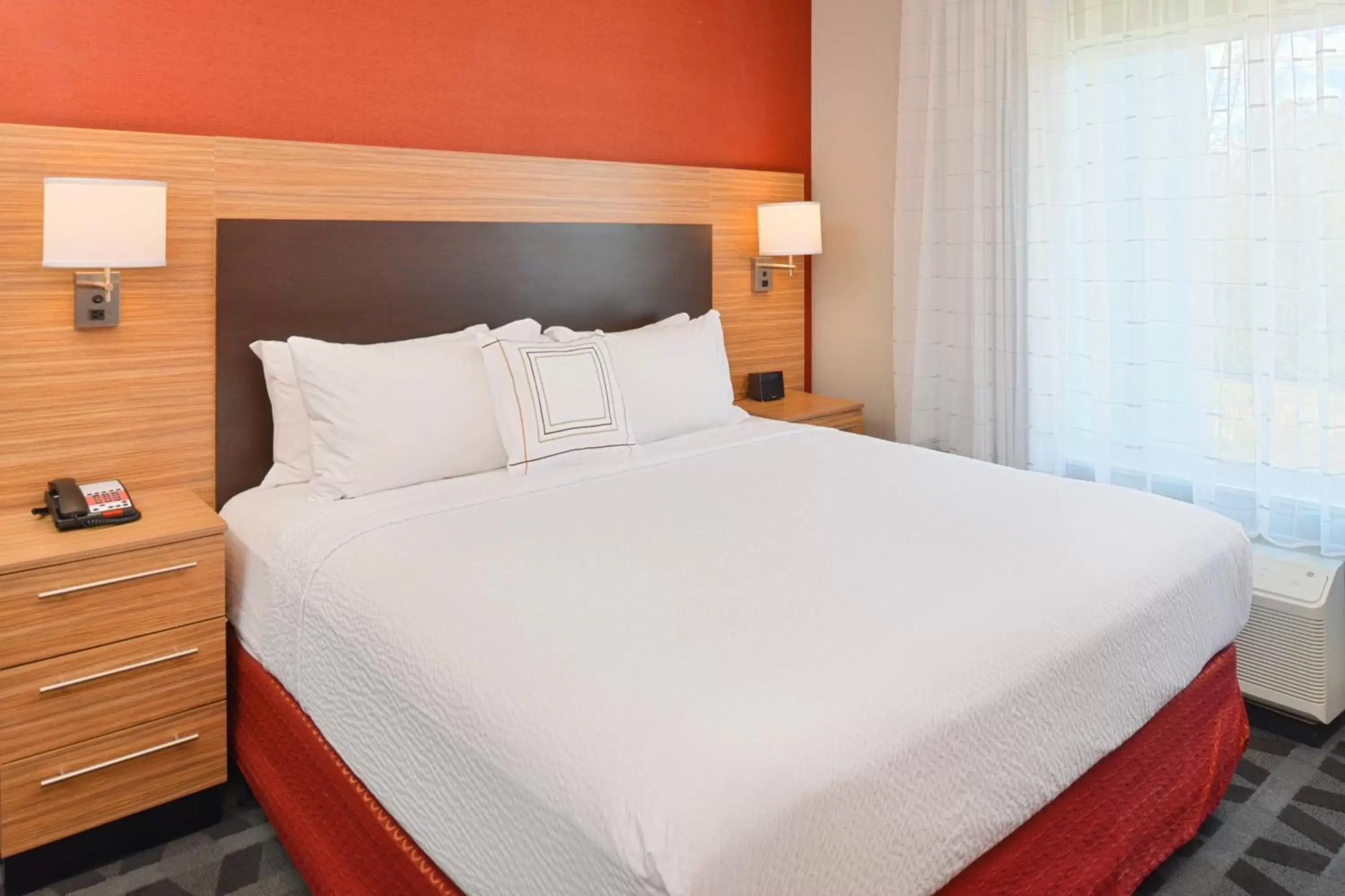 Bedroom, Bed in TownePlace Suites by Marriott Laplace