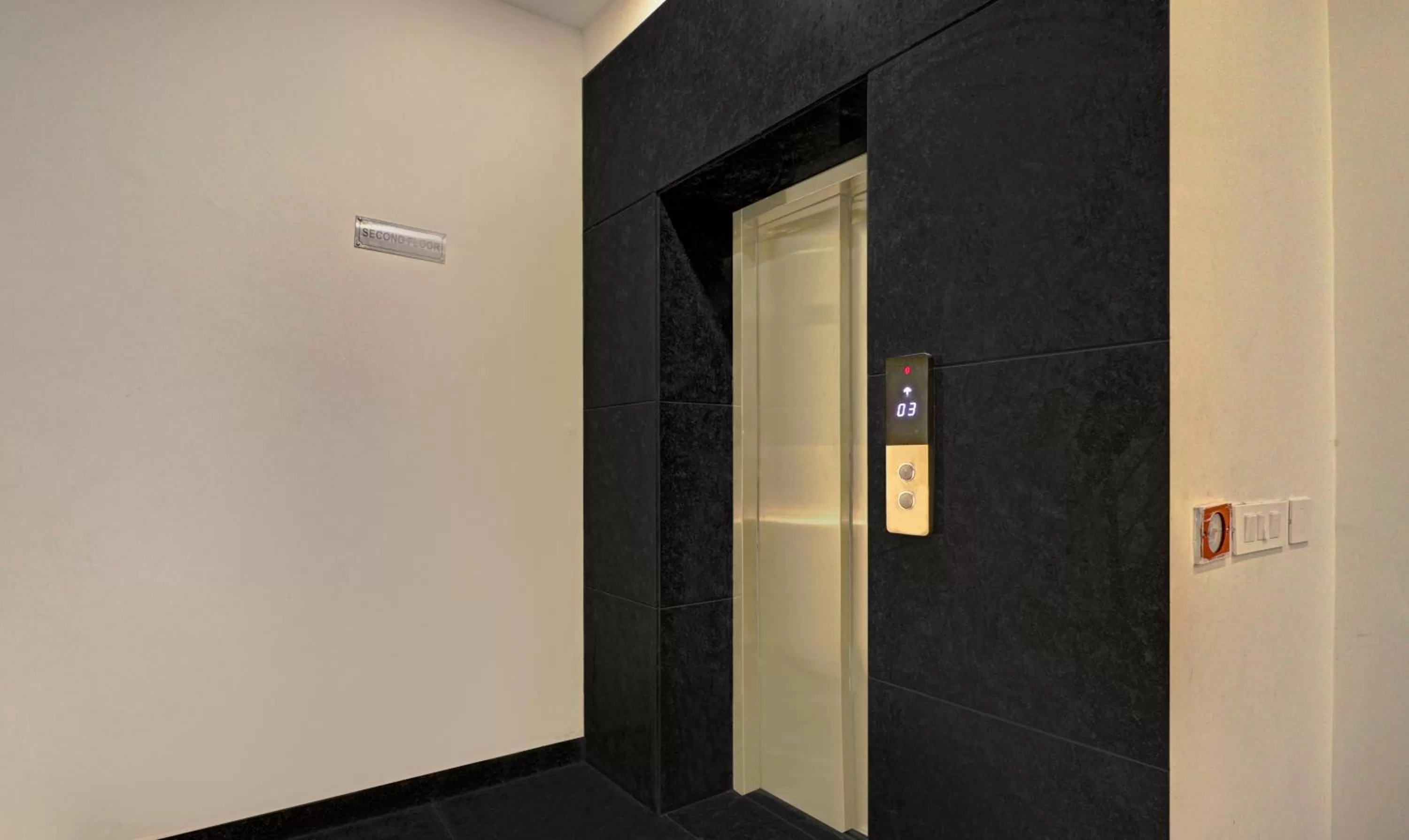 elevator in Treebo Delmont