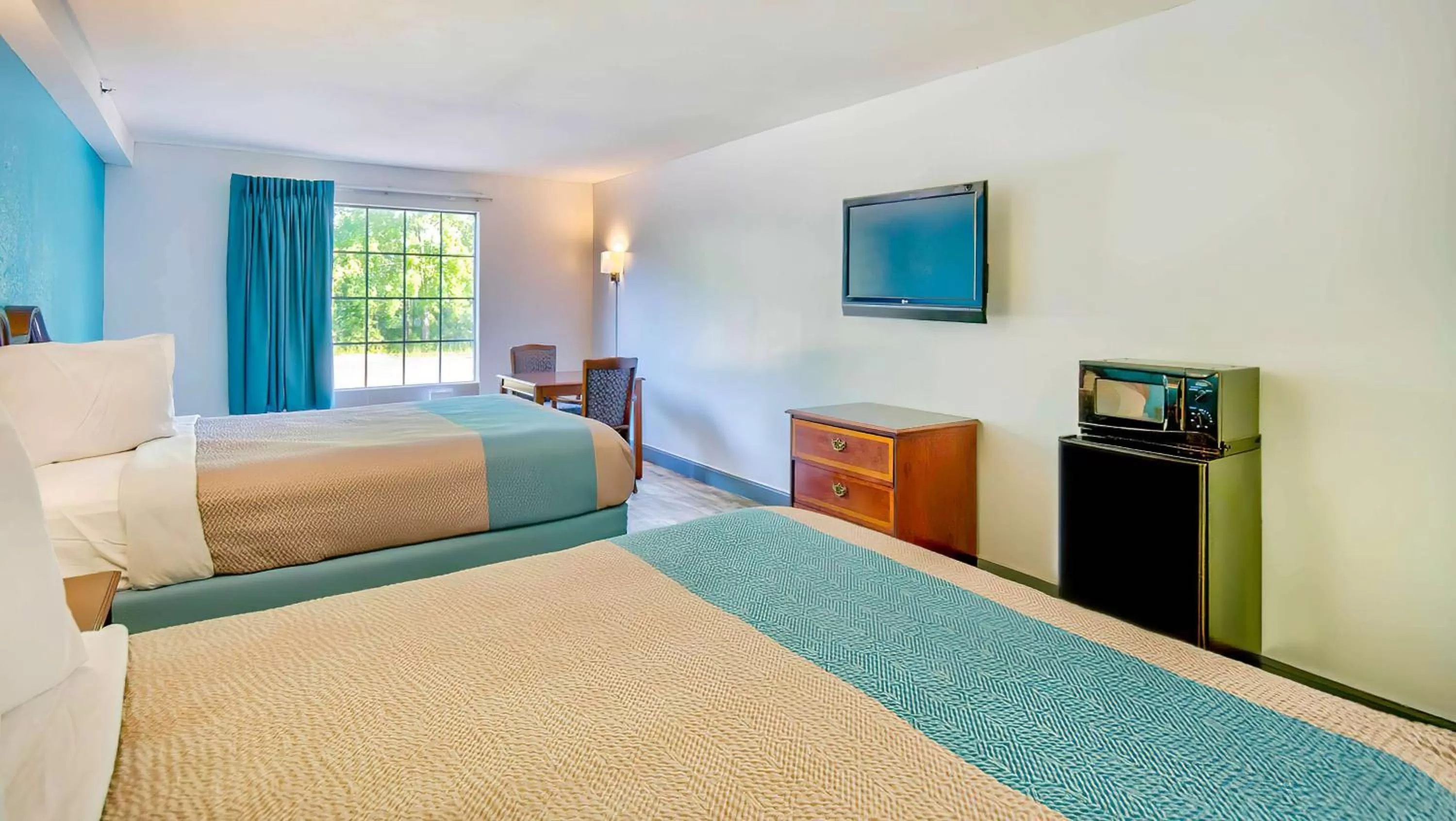 Bedroom, Bed in Motel 6-Grand Rivers, KY