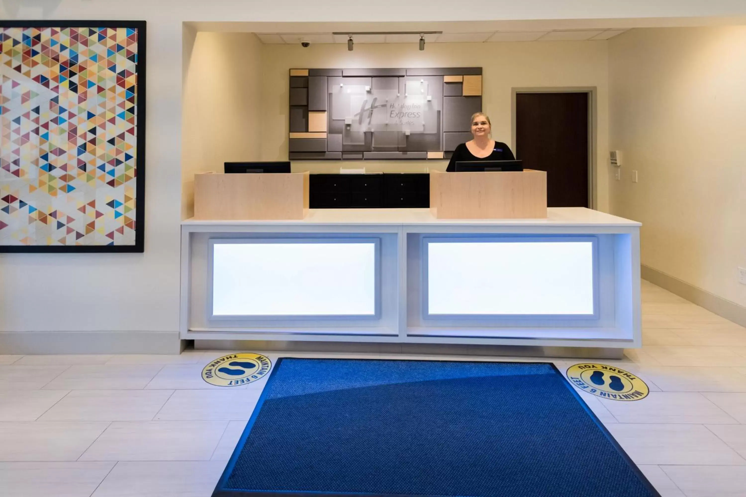 Lobby or reception in Holiday Inn Express & Suites Lexington North West-The Vineyard, an IHG Hotel