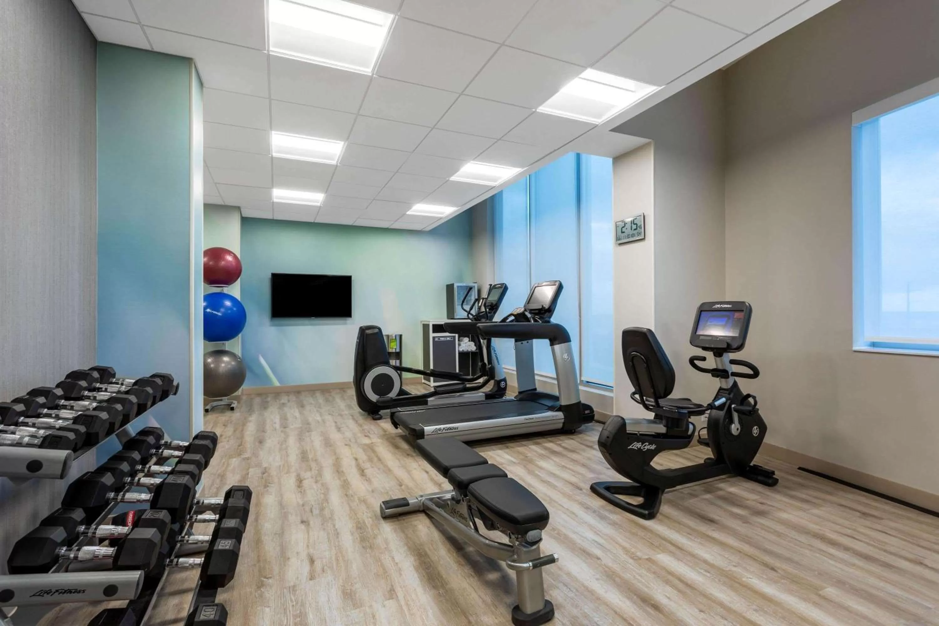 Fitness centre/facilities in Wyndham Garden Miami International Airport