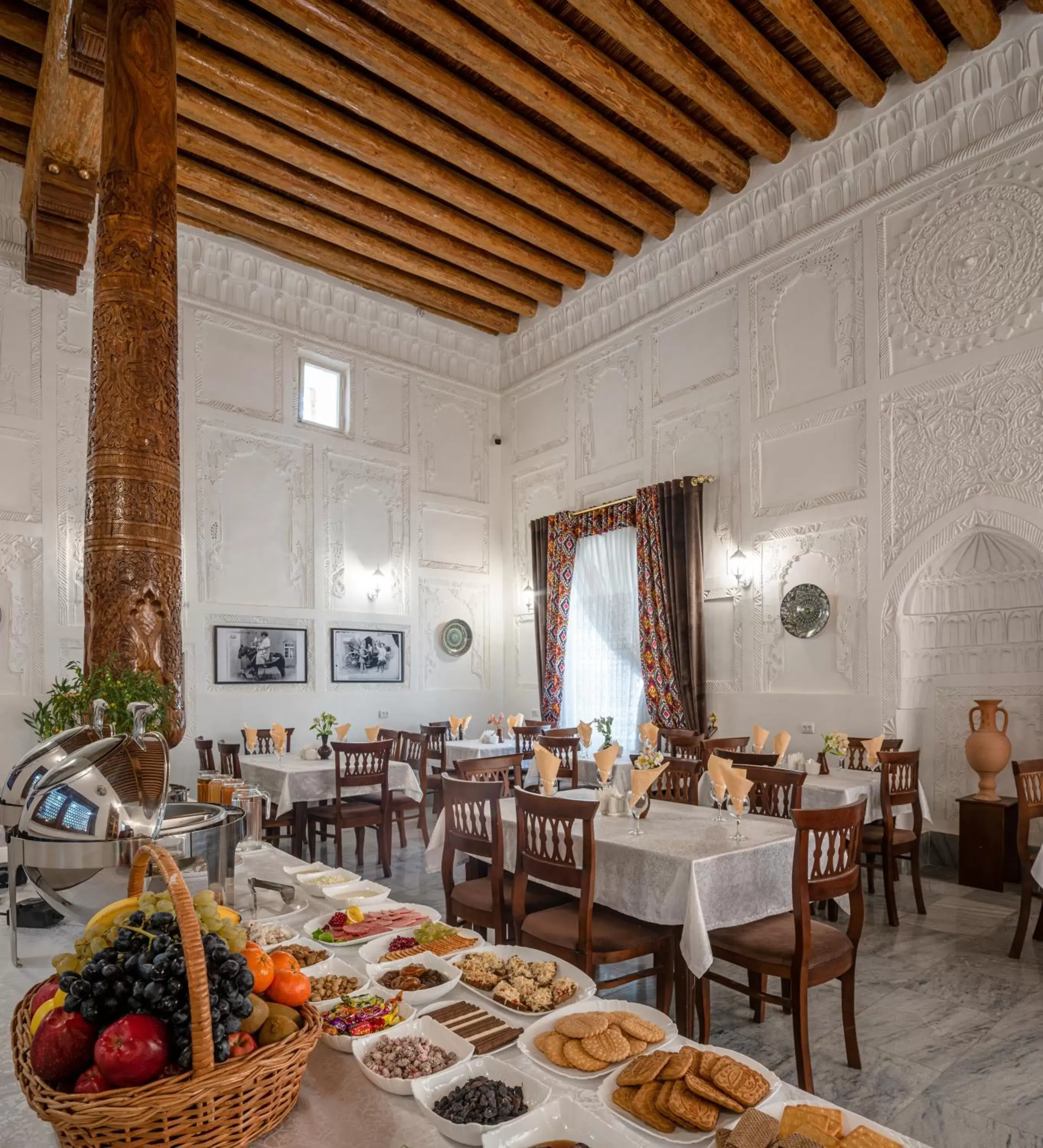 Restaurant/places to eat in New Star Boutique hotel - madrasah Muhammad Mahram 1903 Restaurant/places to eat in New Star Boutique hotel - madrasah Muhammad Mahram 1903