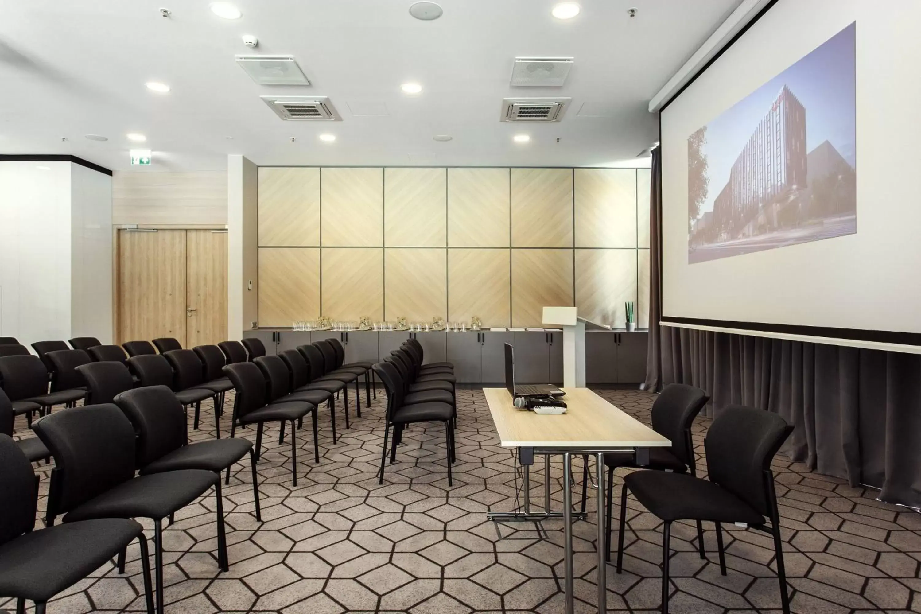 Meeting/conference room in Courtyard by Marriott Vilnius City Center