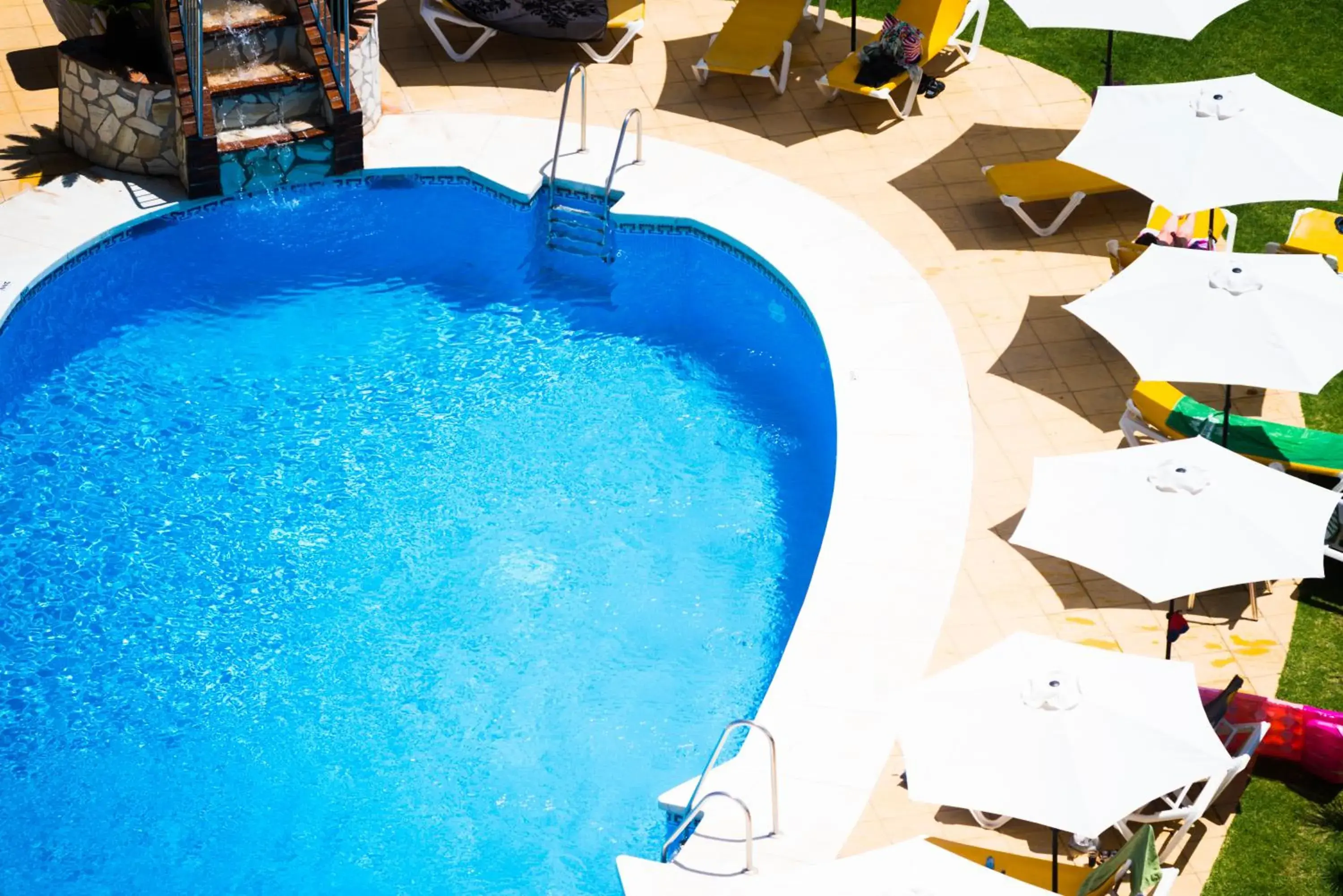 Pool view, Swimming Pool in Hotel Monarque Torreblanca