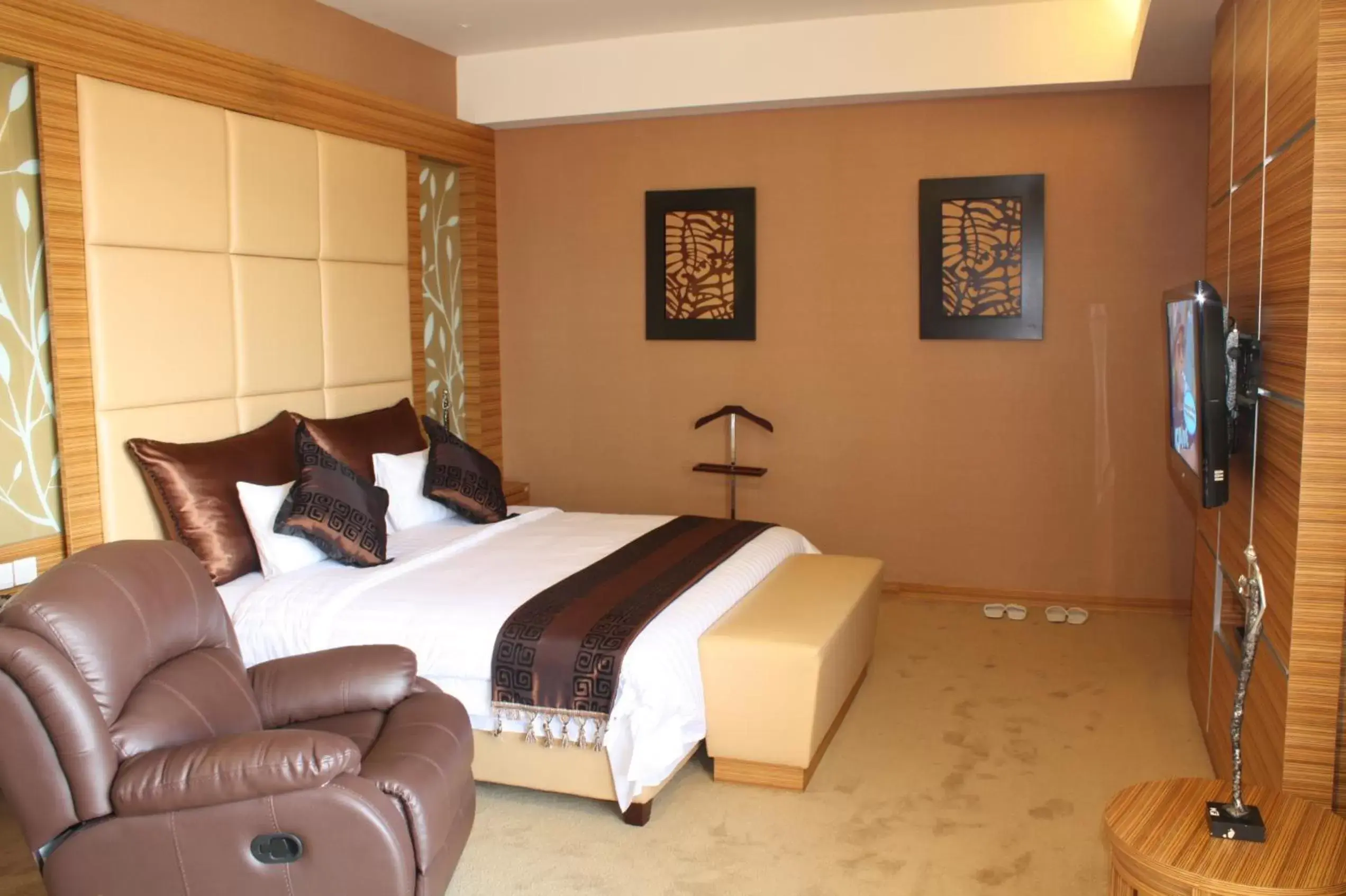 Bedroom, Bed in Grand Pasundan Convention Hotel