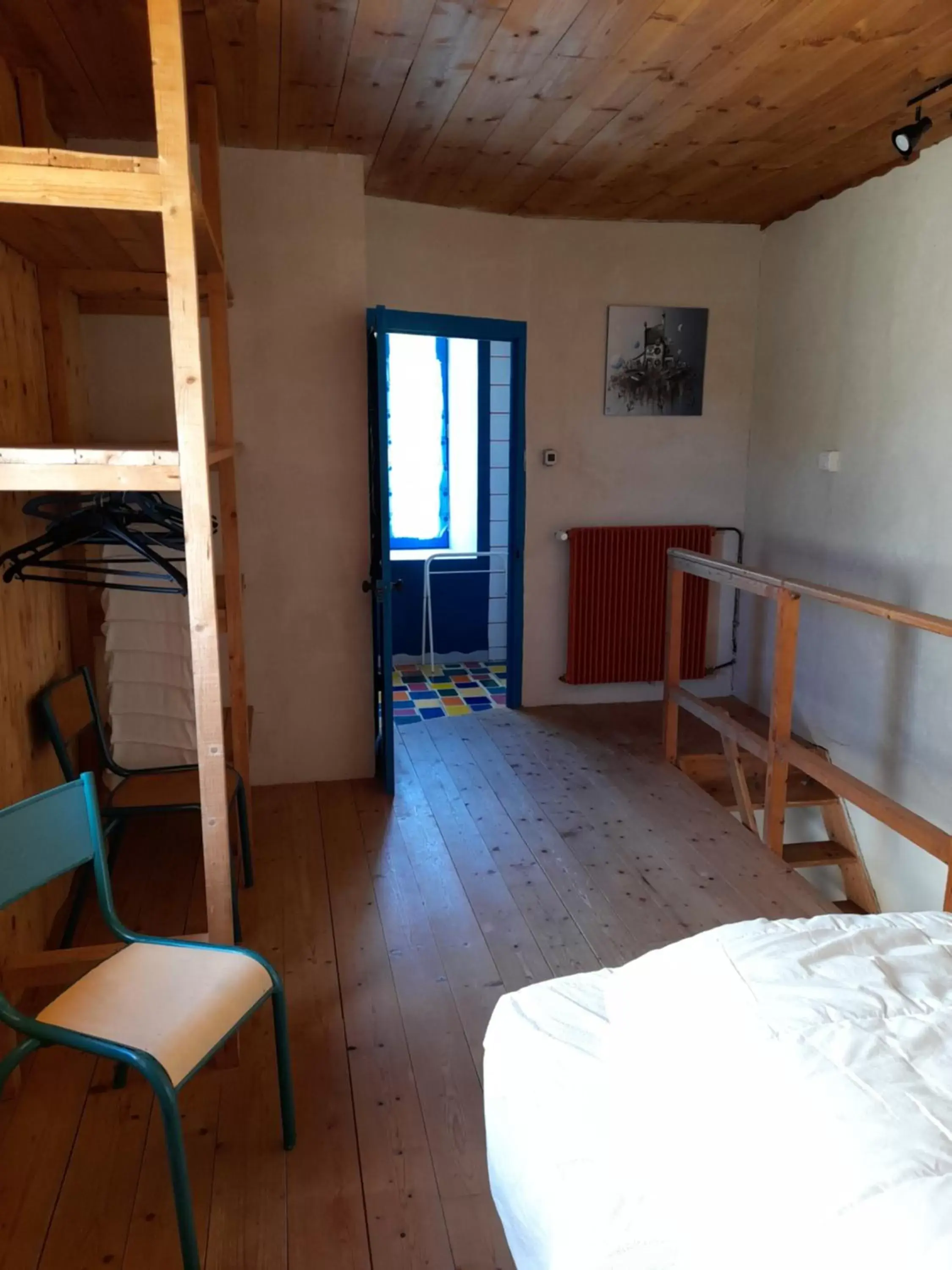 wardrobe, Bunk Bed in Les Hortensias - Chambres d'Hôtes