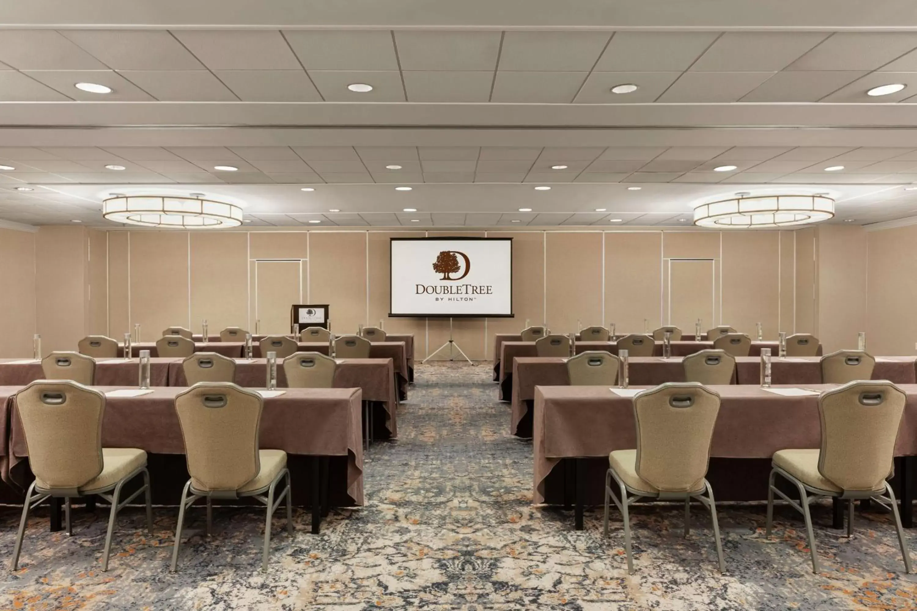 Meeting/conference room in DoubleTree by Hilton McLean Tysons