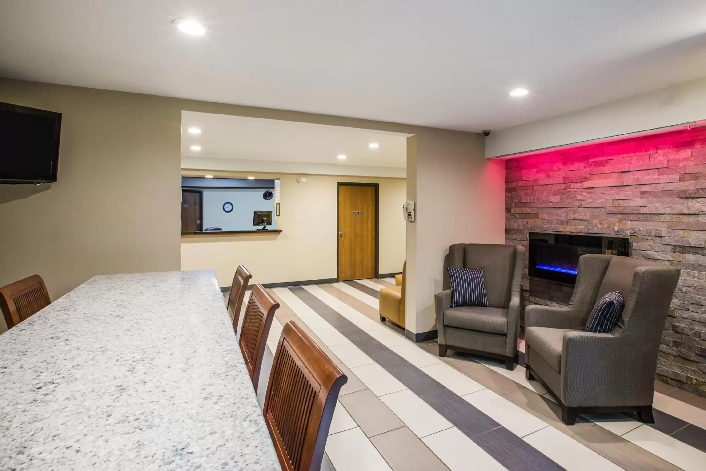 Lobby or reception in Baymont by Wyndham Cedar Rapids Lobby or reception in Baymont by Wyndham Cedar Rapids