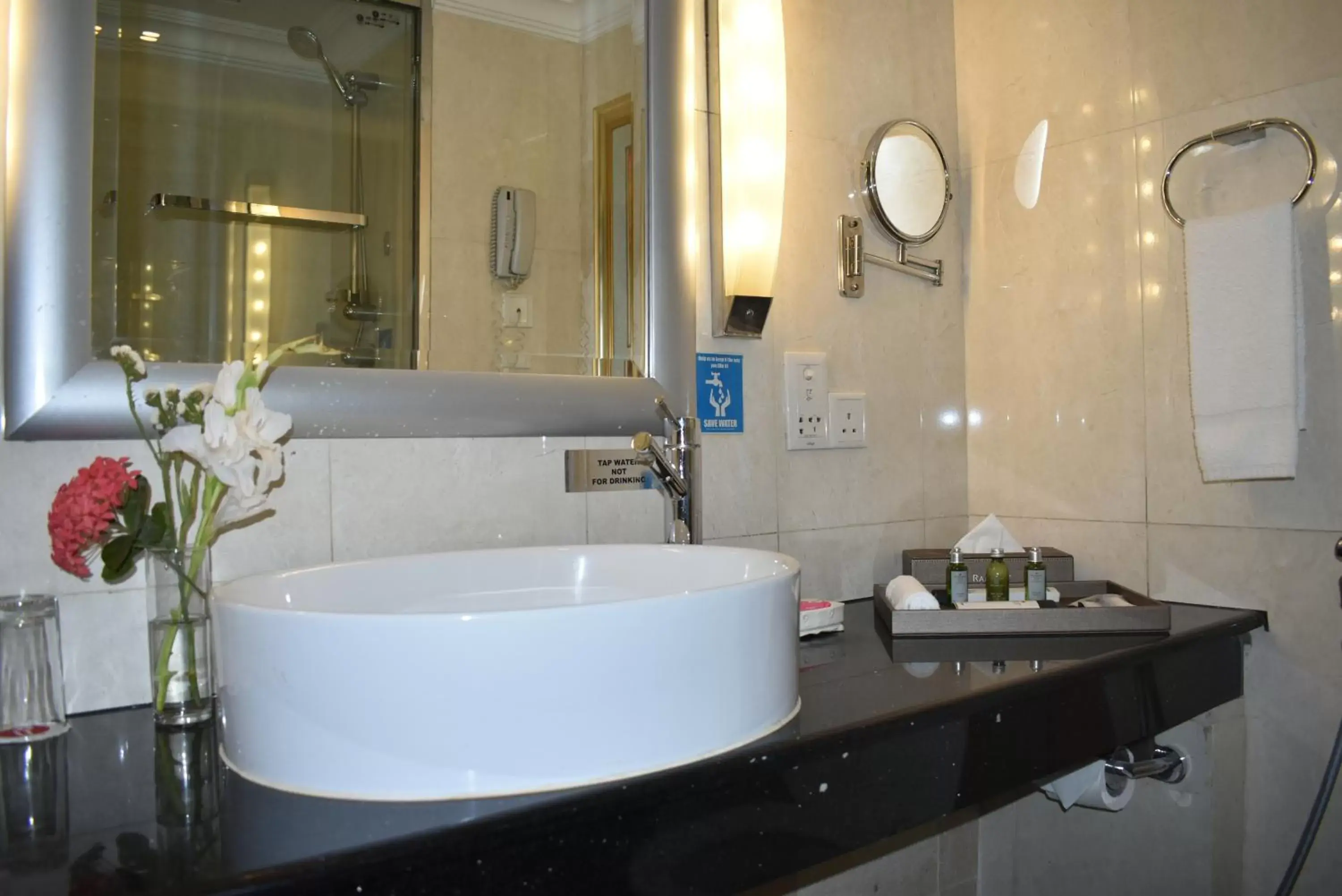 Bathroom in Ramada Plaza by Wyndham Karachi Airport Hotel