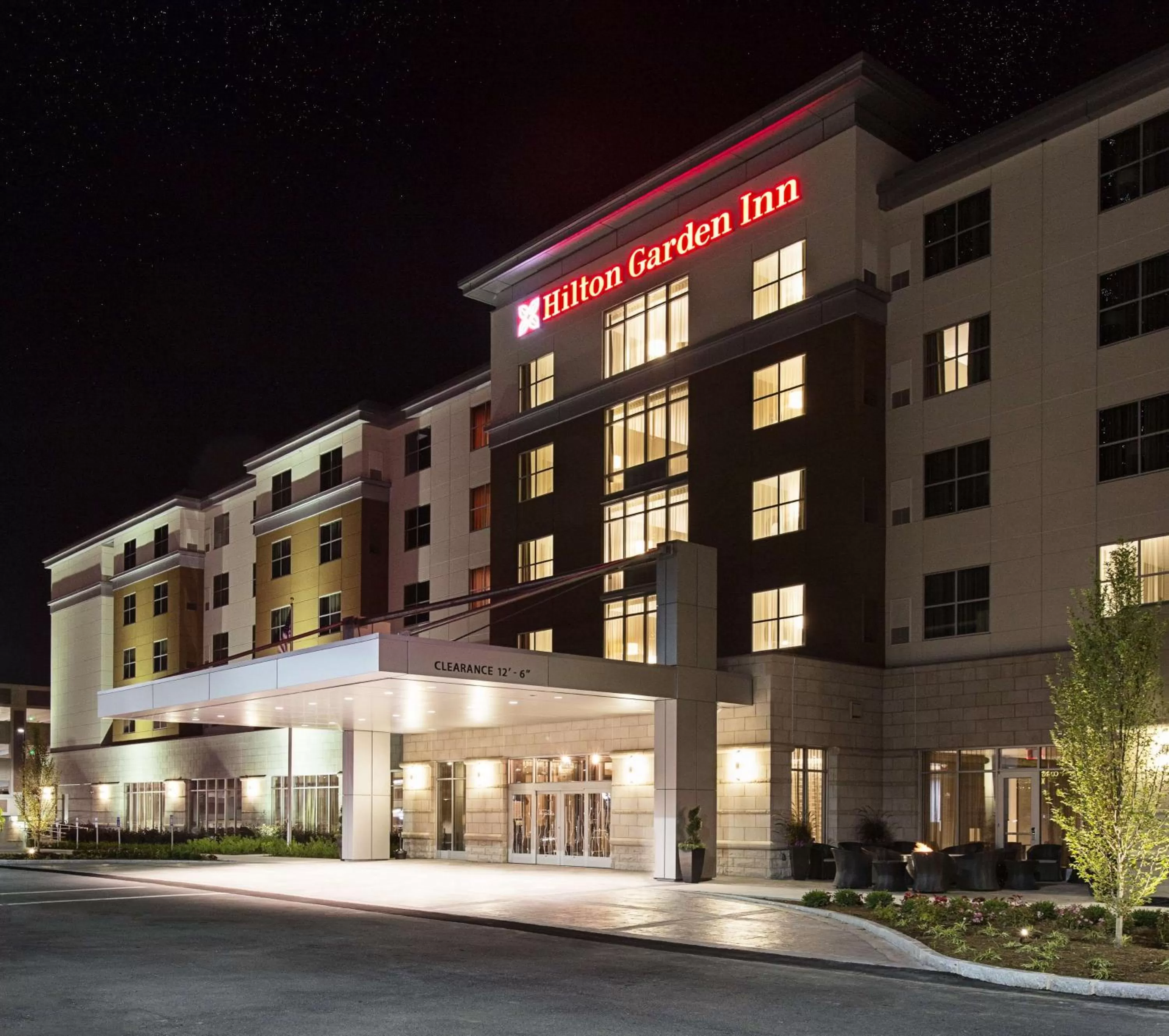 Property building in Hilton Garden Inn Rochester - University & Medical Center