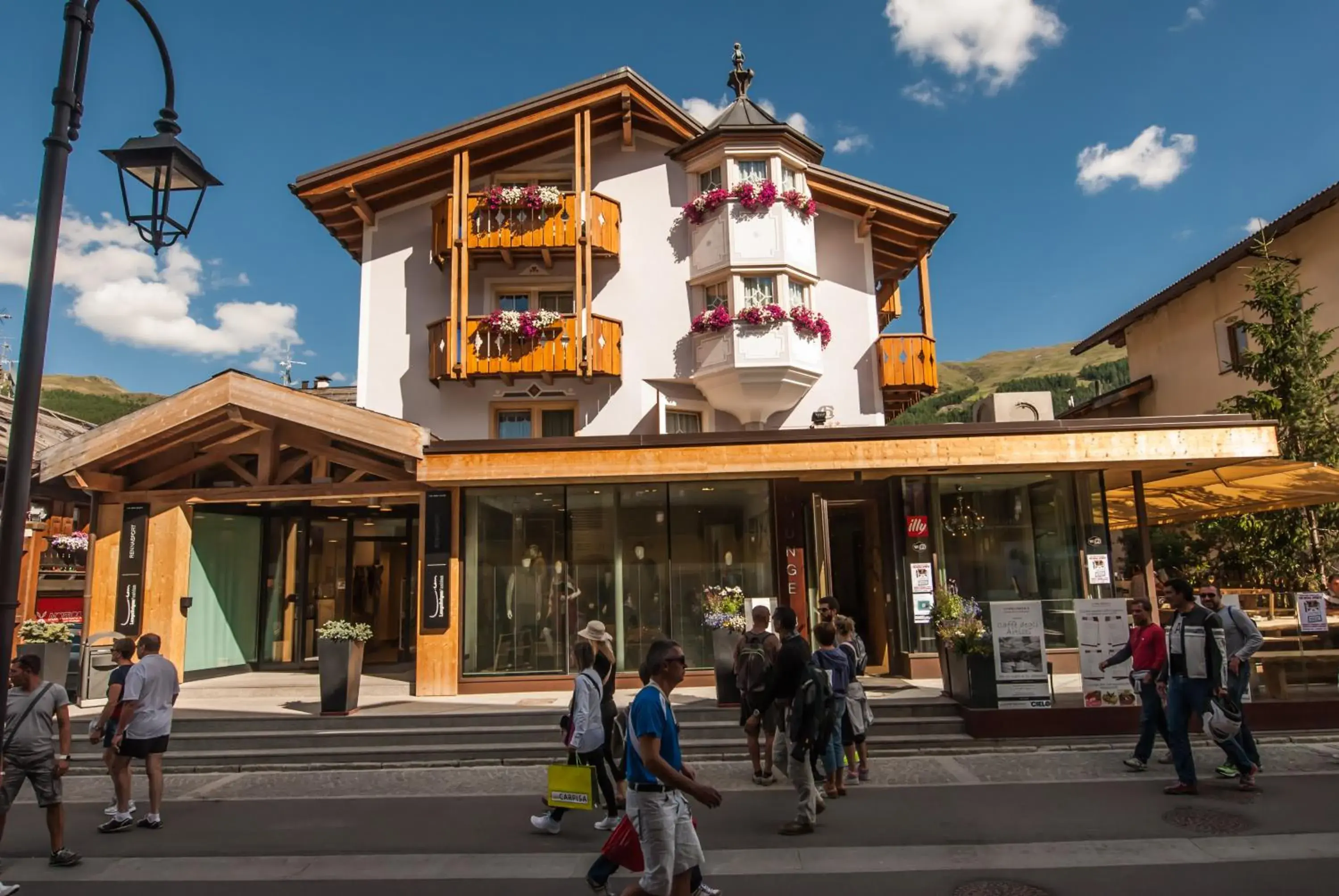 Facade/entrance, Property Building in Hotel Concordia