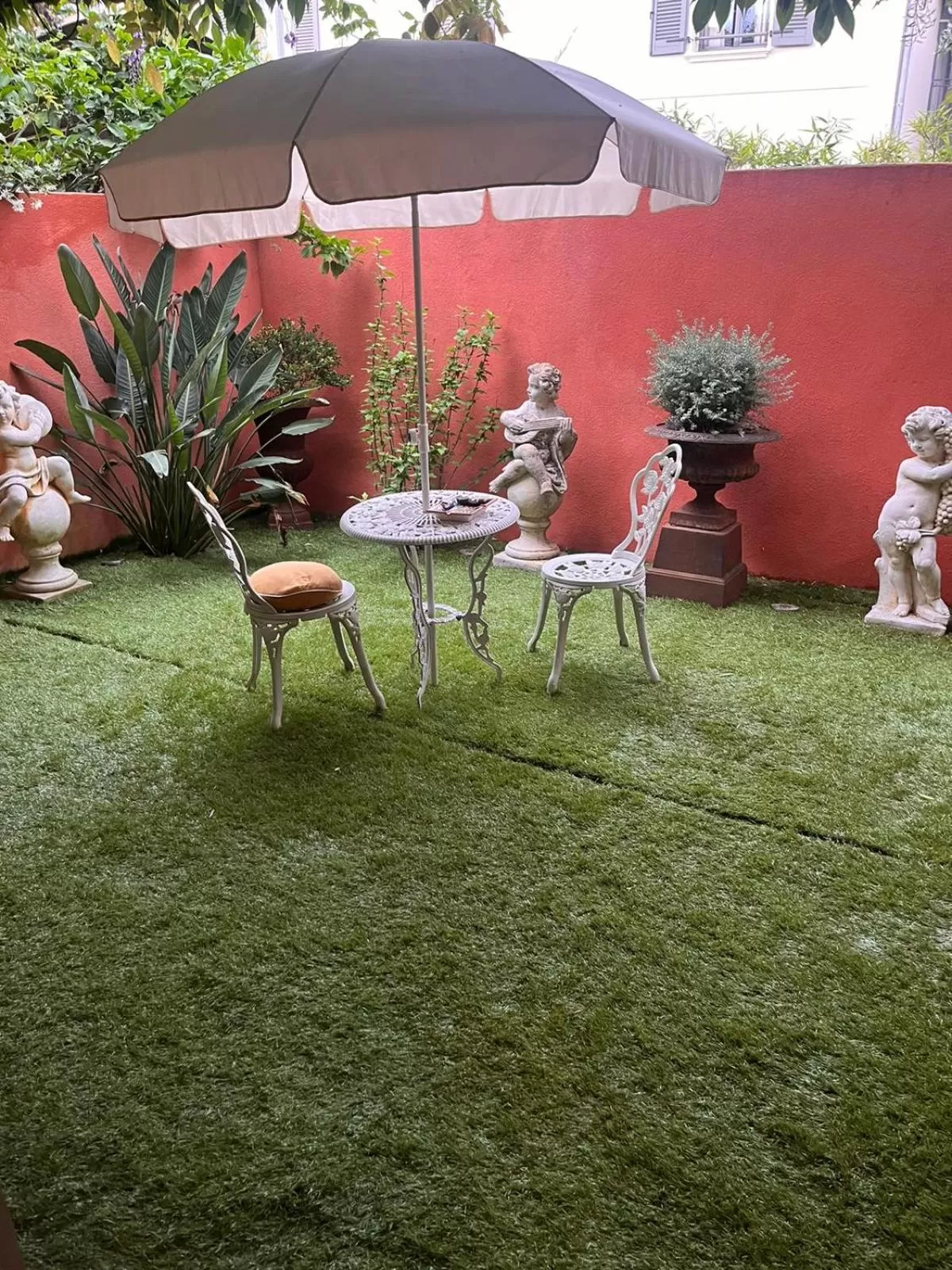 Garden in Luxe et sérénité au cœur de Saint-Tropez Suites spacieuses avec jardin enchanteur La Bravade