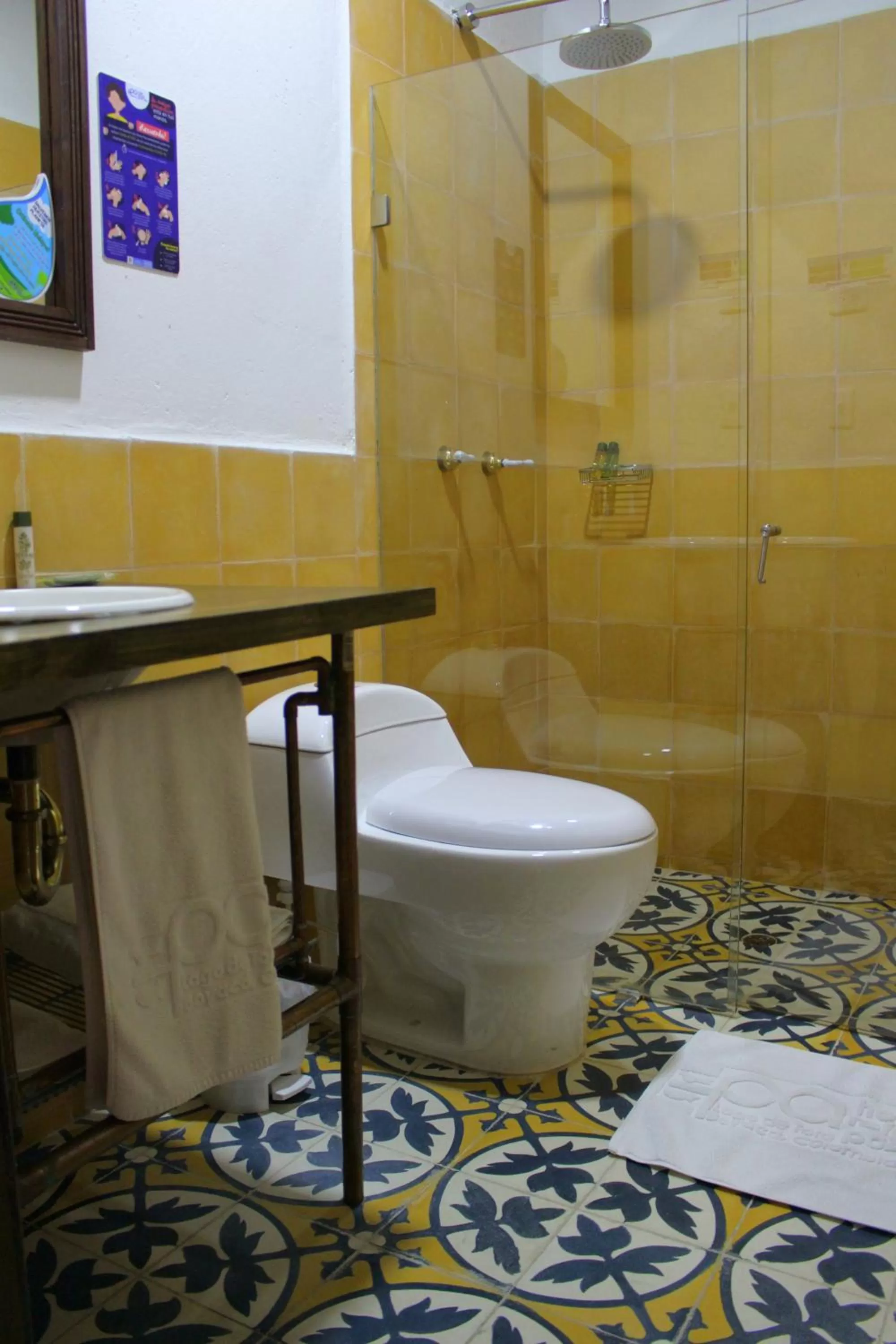 Bathroom in Hotel Refugio Pozo Azul