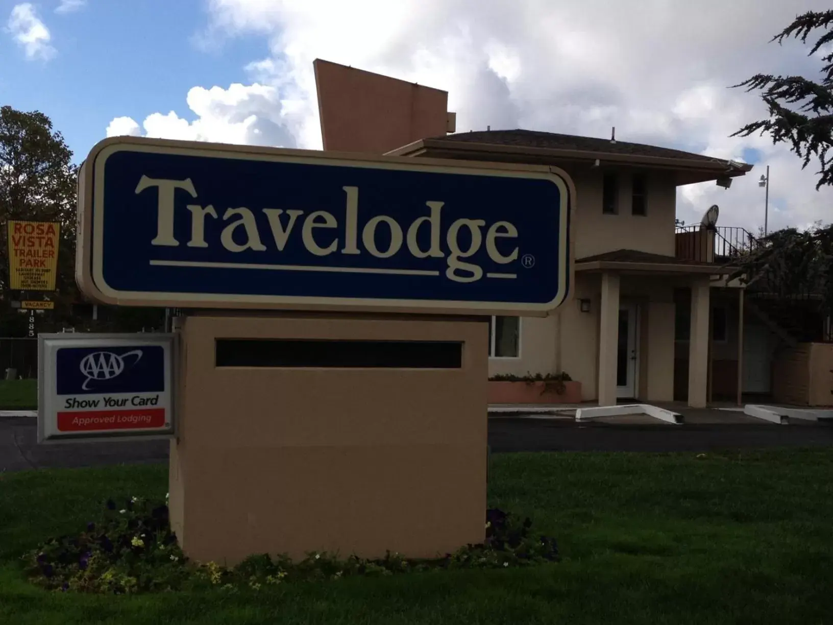 Property logo or sign, Property Building in Travelodge by Wyndham Santa Rosa Wine Country