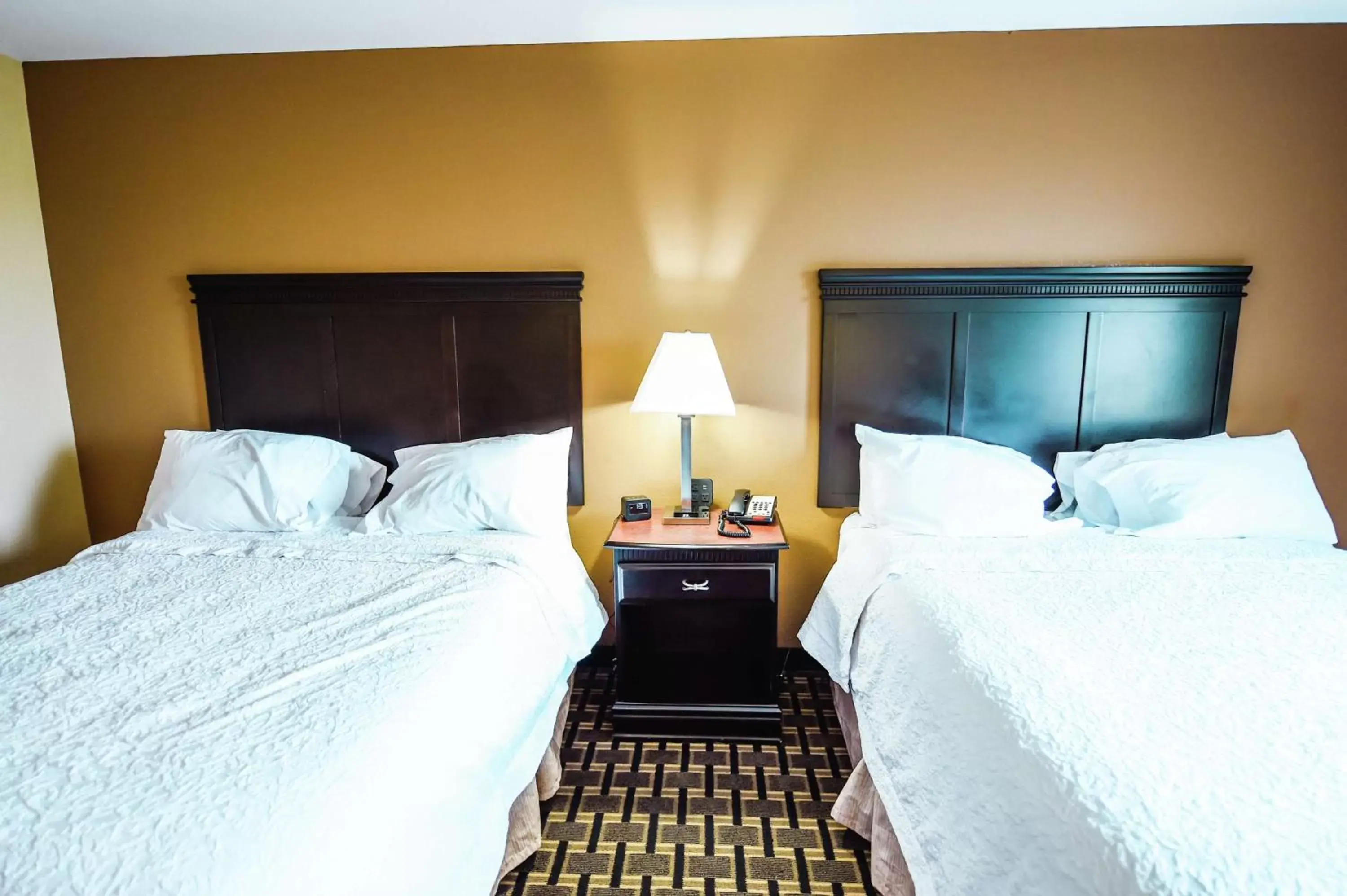 Bed in Hampton Inn & Suites Pine Bluff
