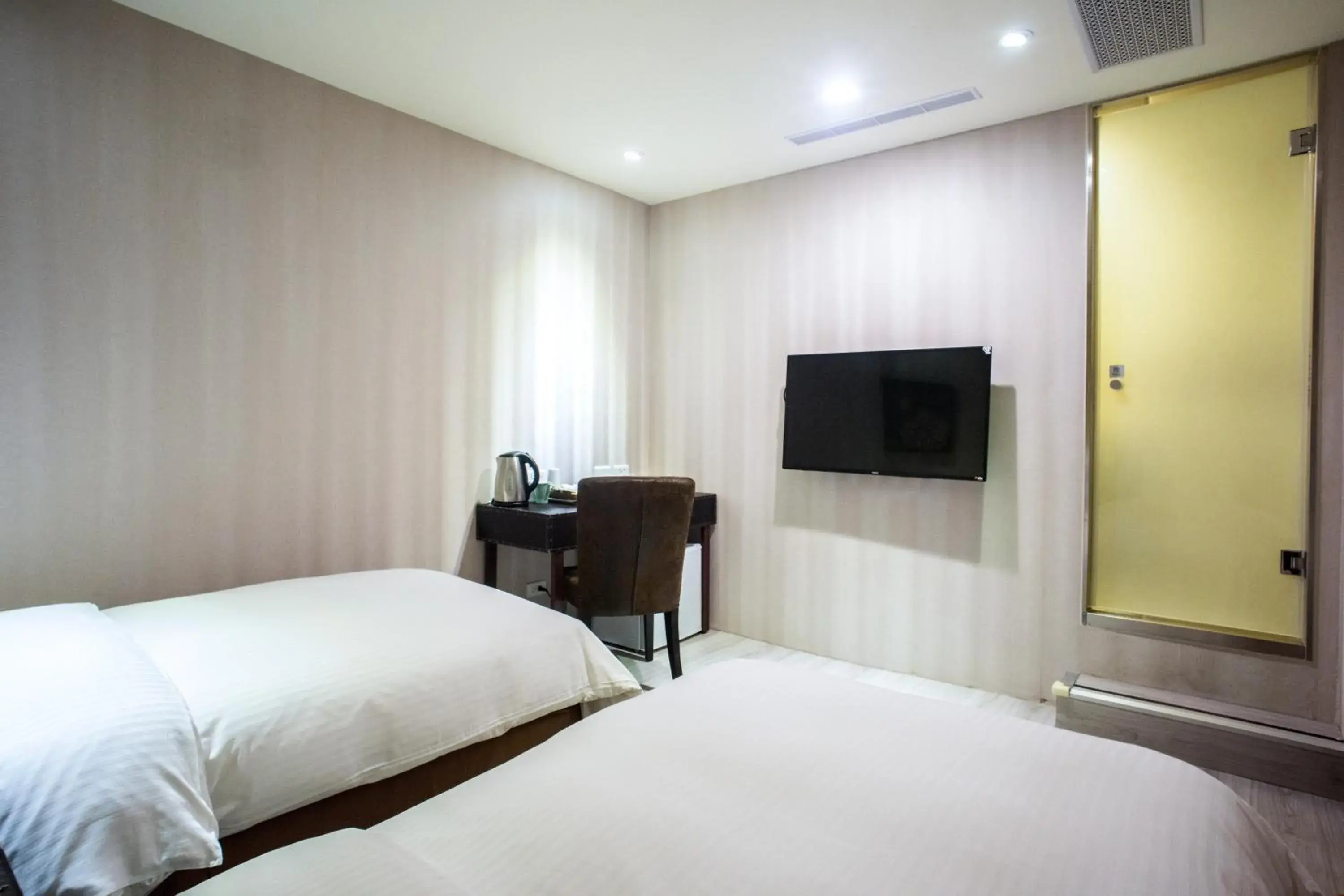 Bedroom, Bed in XinsheHotel - Chungli