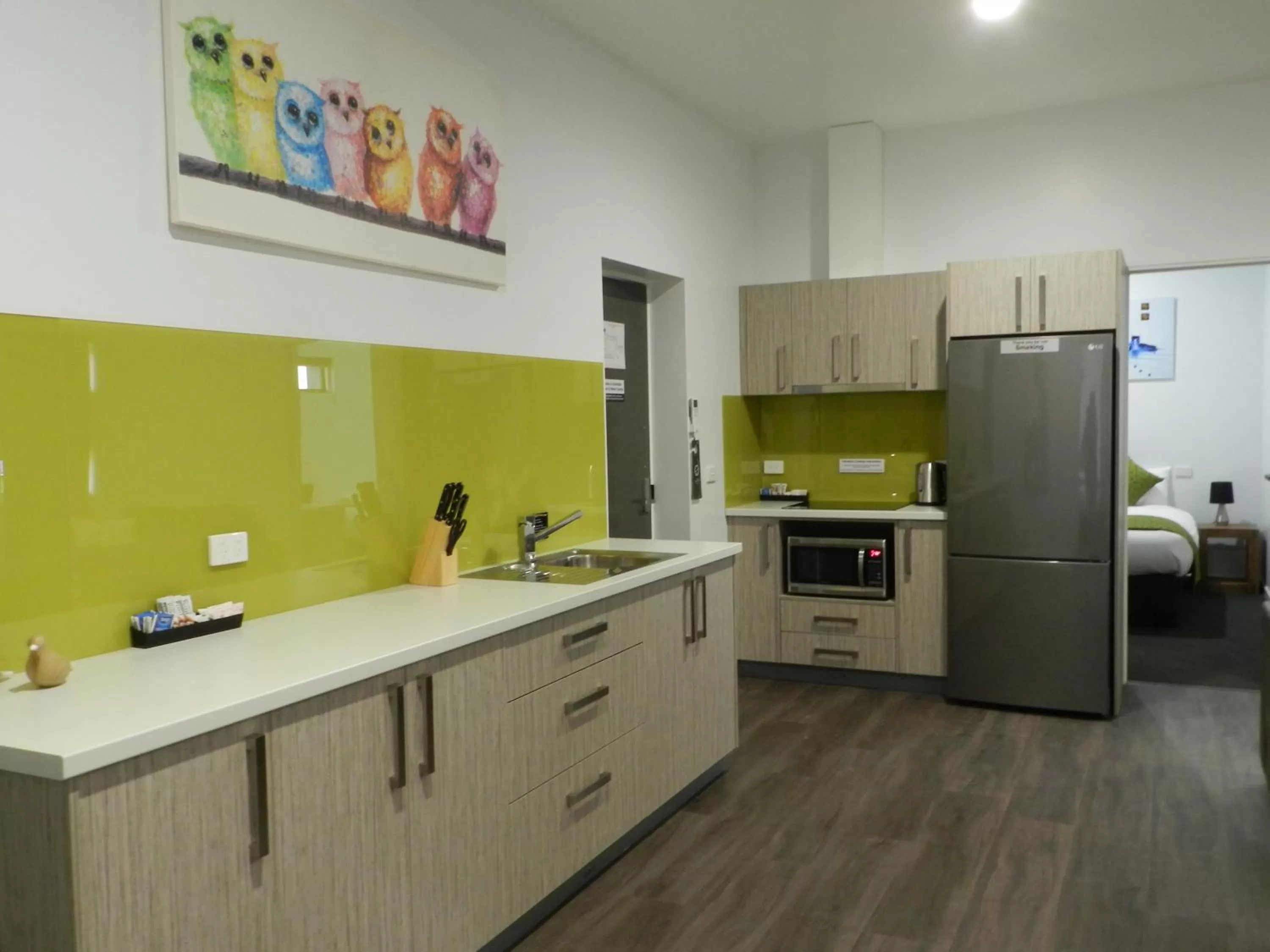 Kitchen/Kitchenette in Motel 24