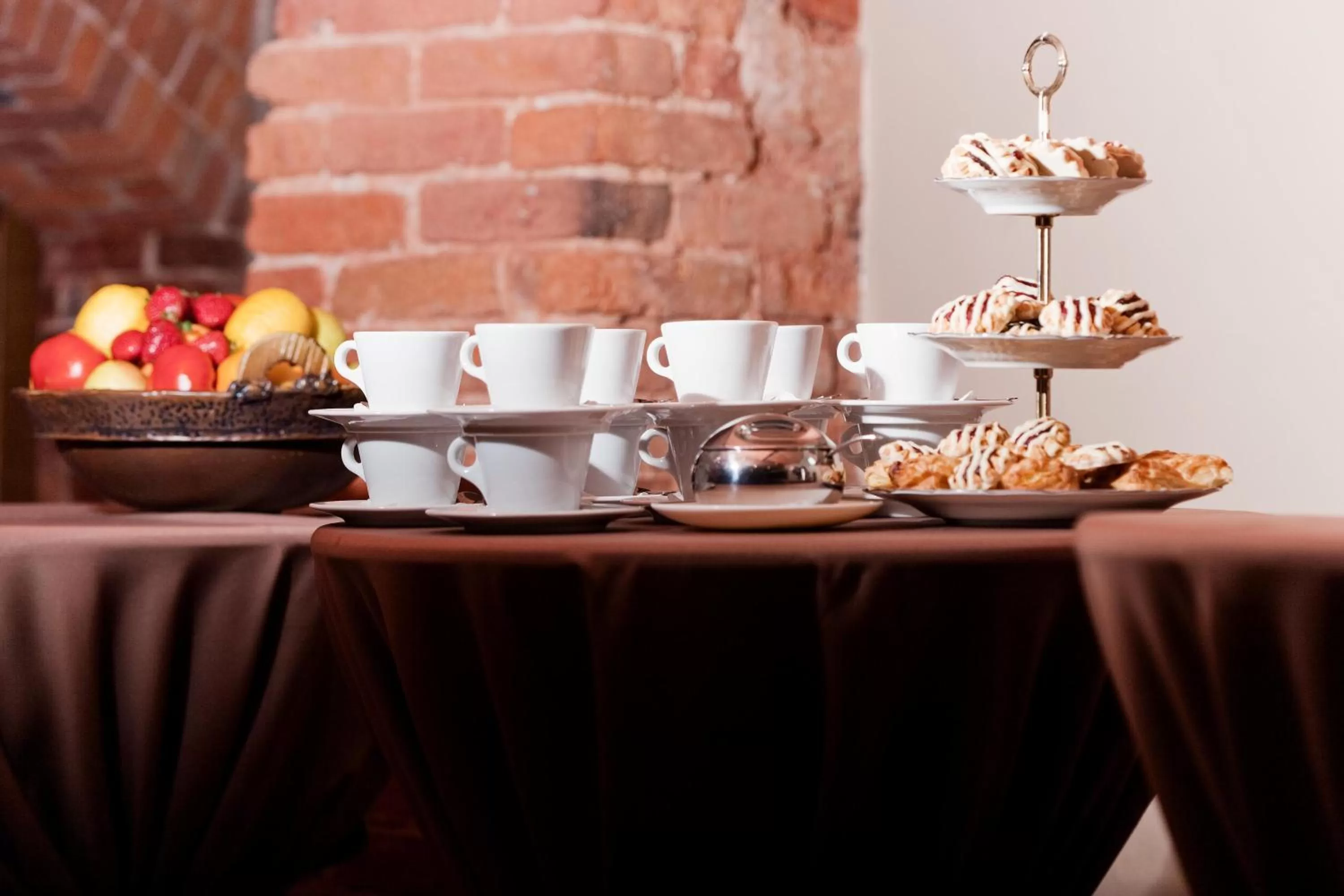 Coffee/tea facilities in BEST WESTERN Santakos Hotel