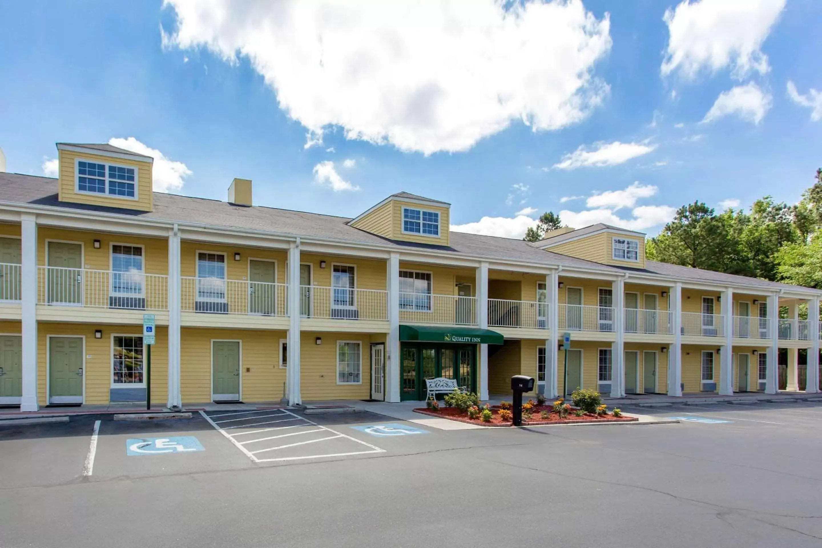 Property Building in Quality Inn Laurinburg