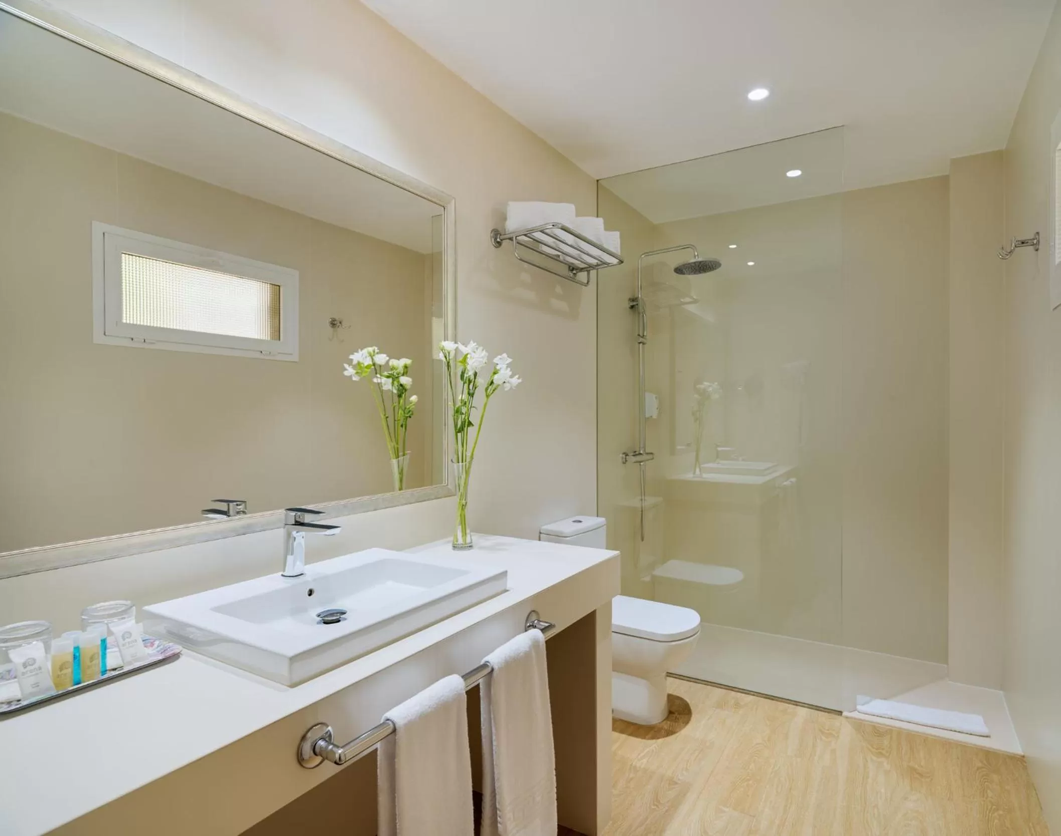 Shower in Hotel Arena Suite - Adults Only