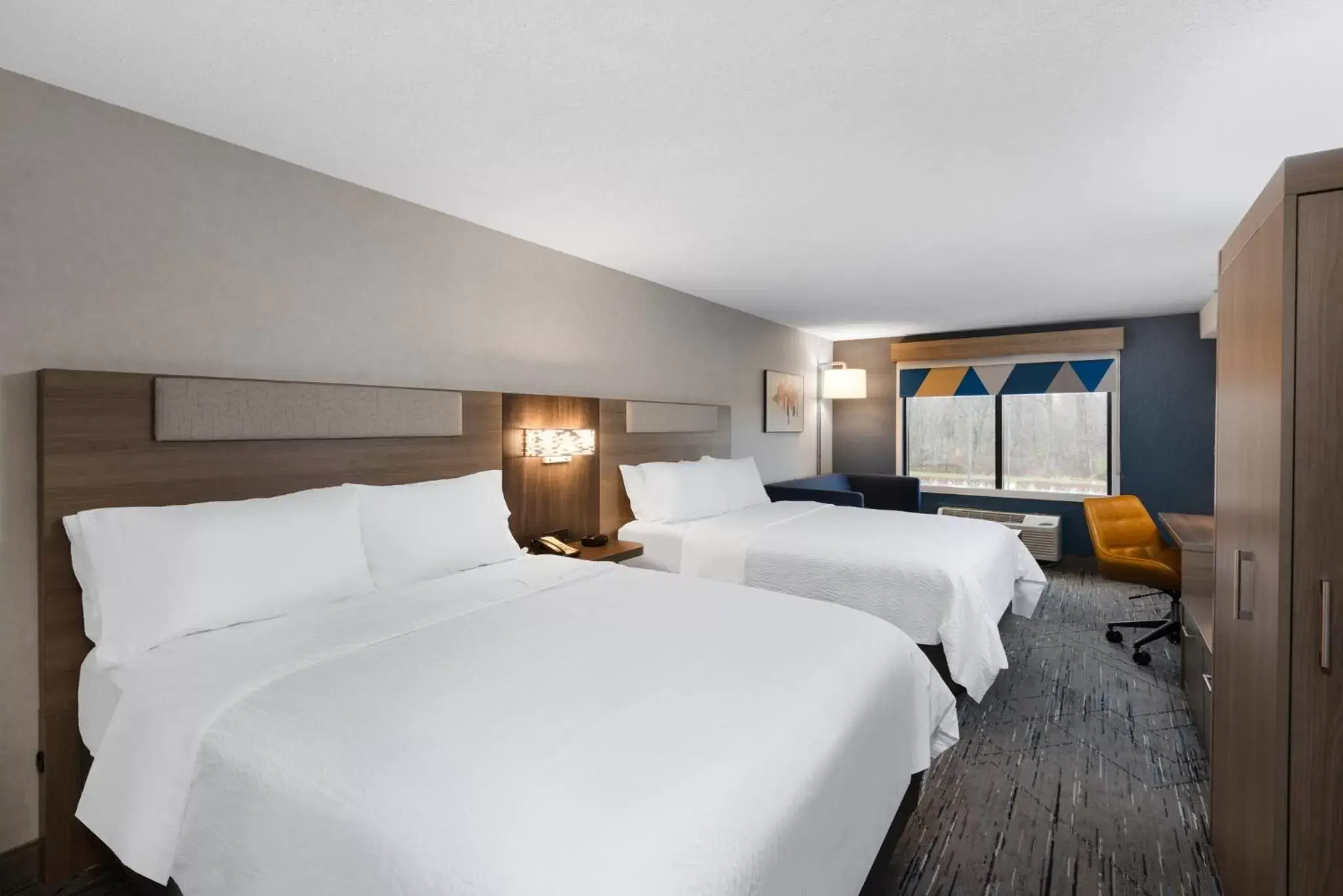 Photo of the whole room, Bed in Holiday Inn Express & Suites Wadsworth, an IHG Hotel