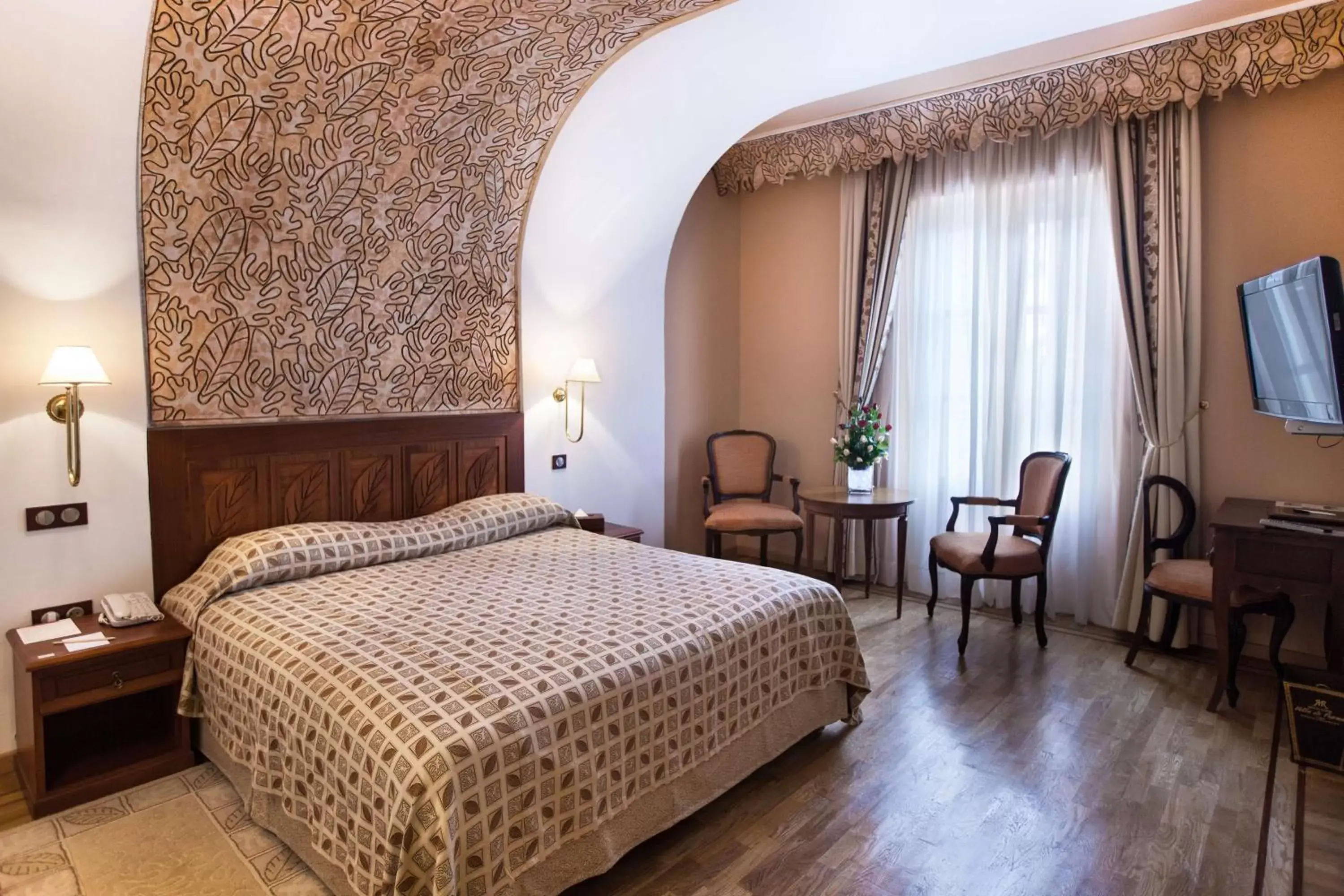 Bed in Grand Hotel Villa de France
