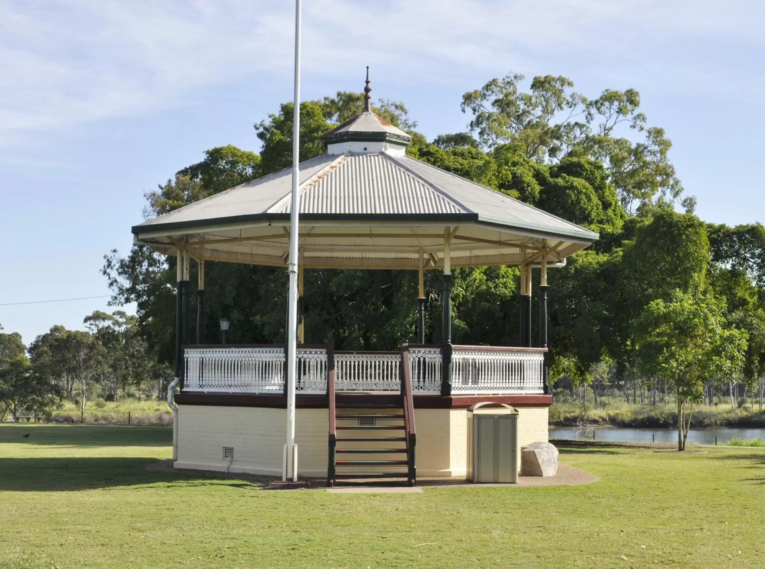 Nearby landmark, Property Building in Alexandra Park Motor Inn