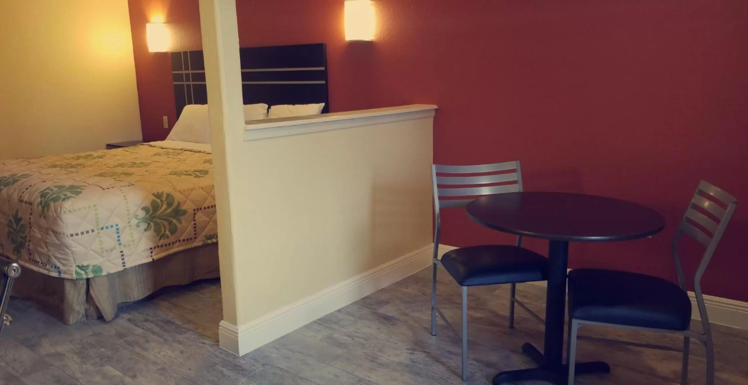 Bed in Oxford Inn and Suites Nasa