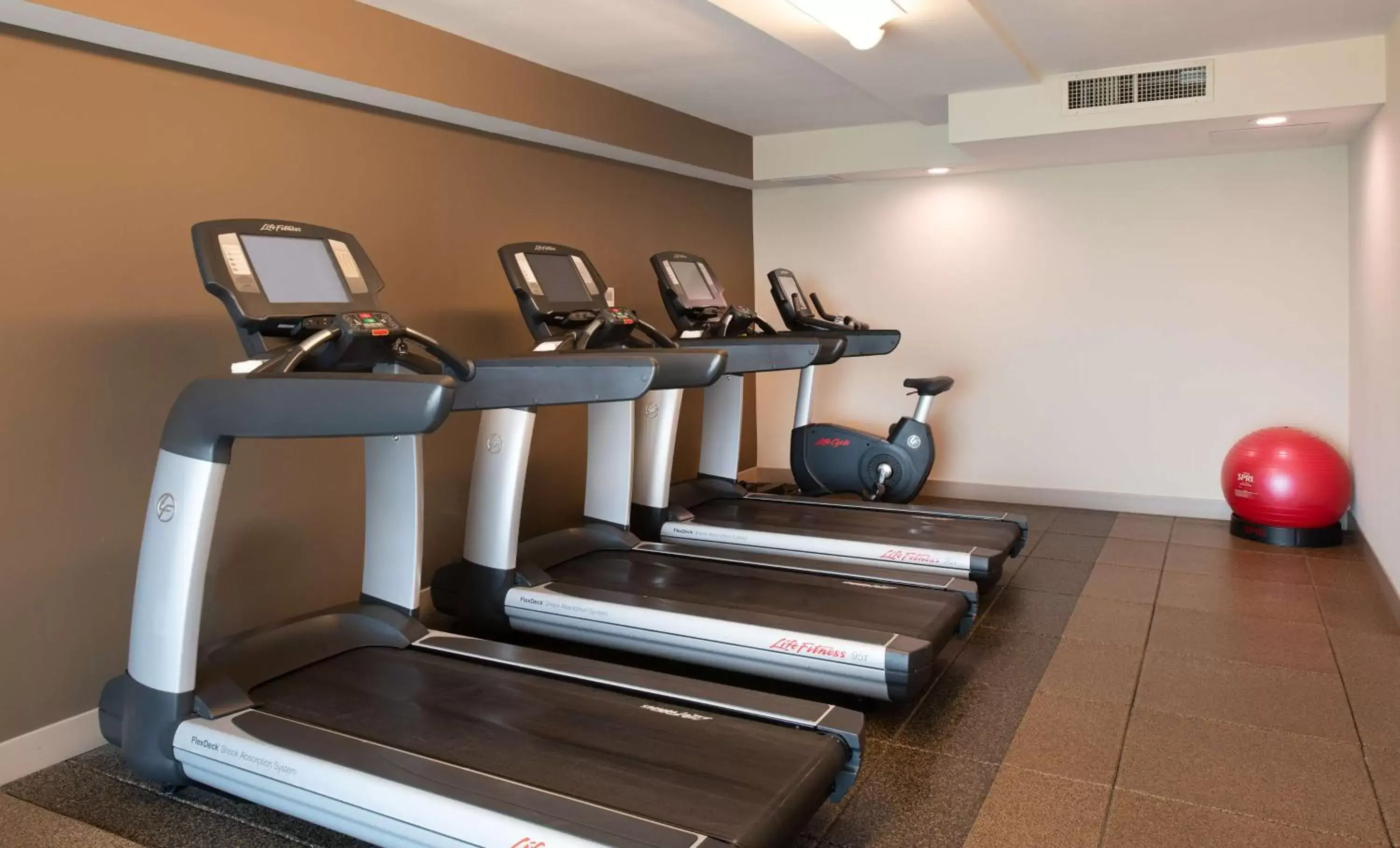 Fitness centre/facilities, Fitness Center/Facilities in DoubleTree Hotel & Suites Charleston Airport