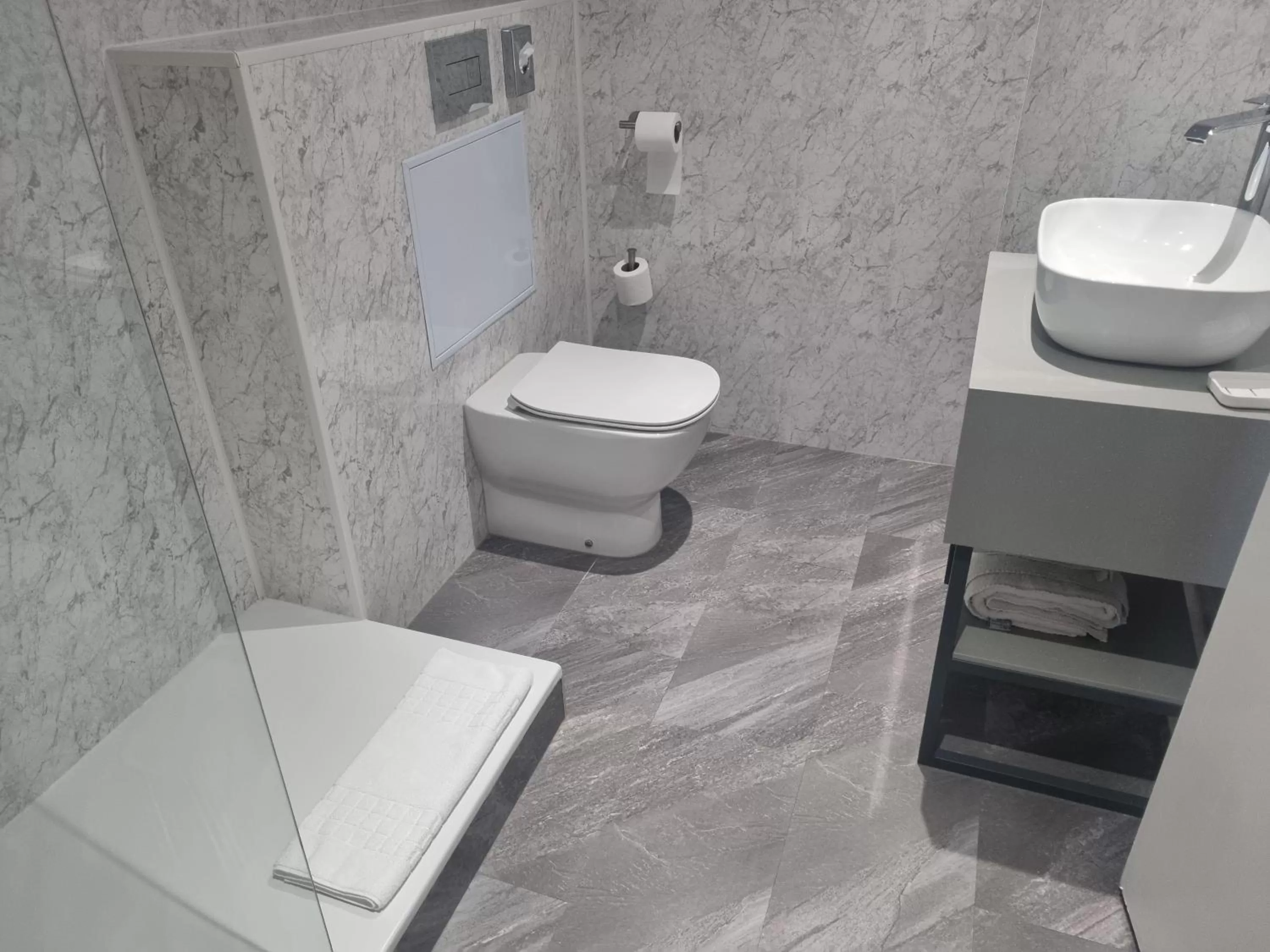 Bathroom in Wroxall Abbey Hotel