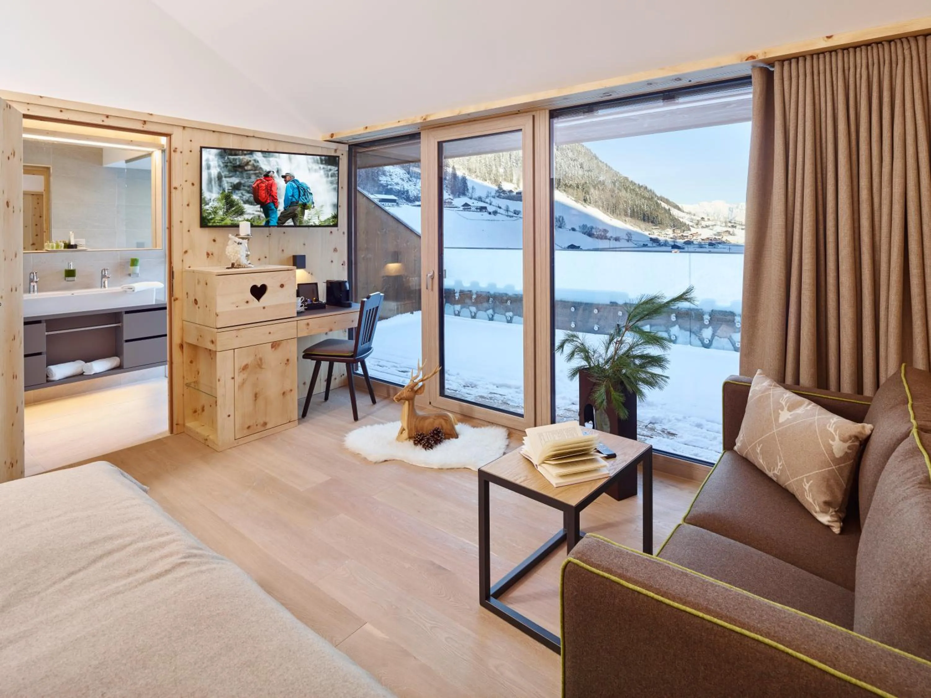 Photo of the whole room in Alpeiner - Nature Resort Tirol