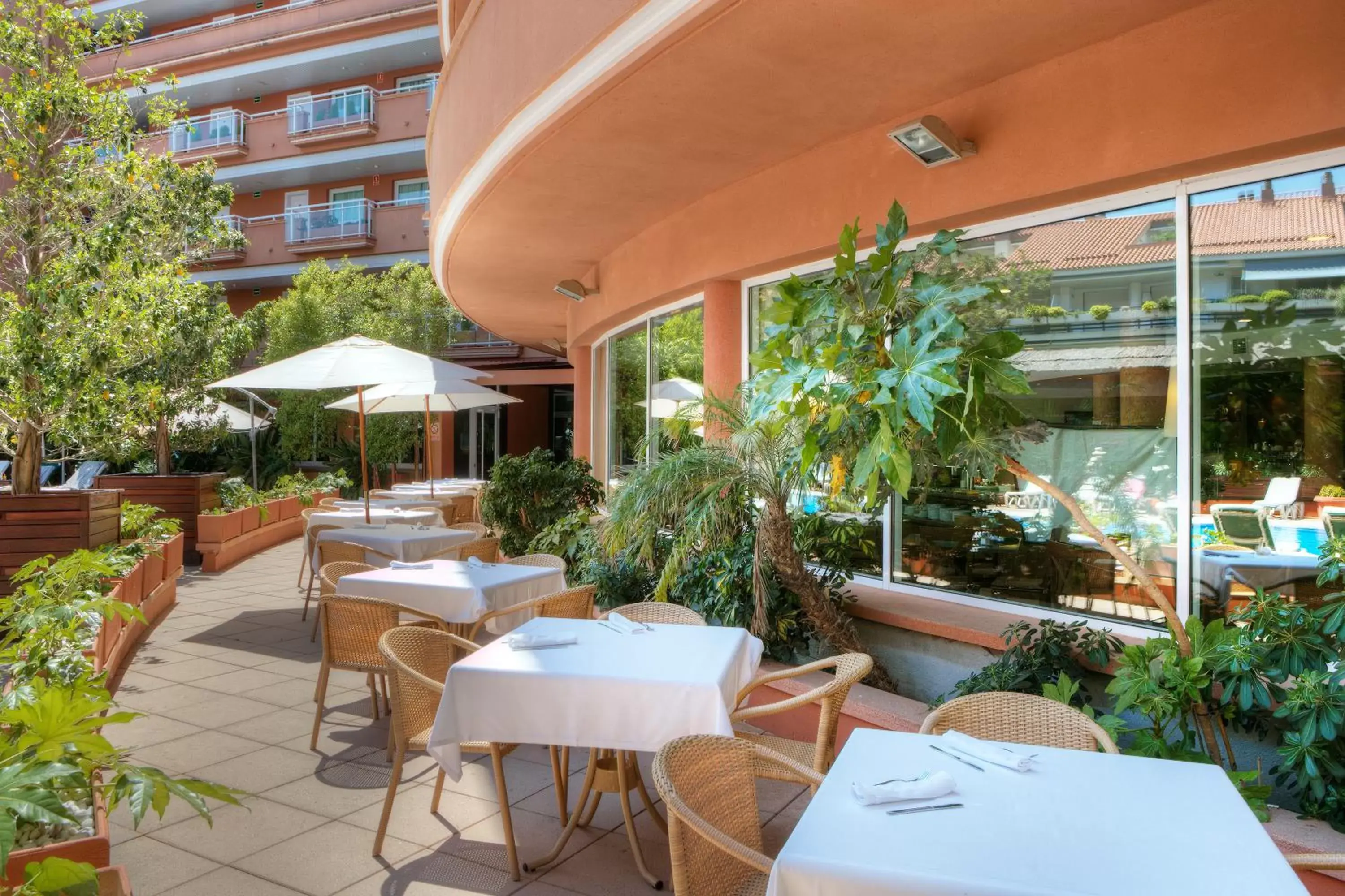 Balcony/Terrace, Restaurant/Places to Eat in Sunway Playa Golf & Spa Sitges