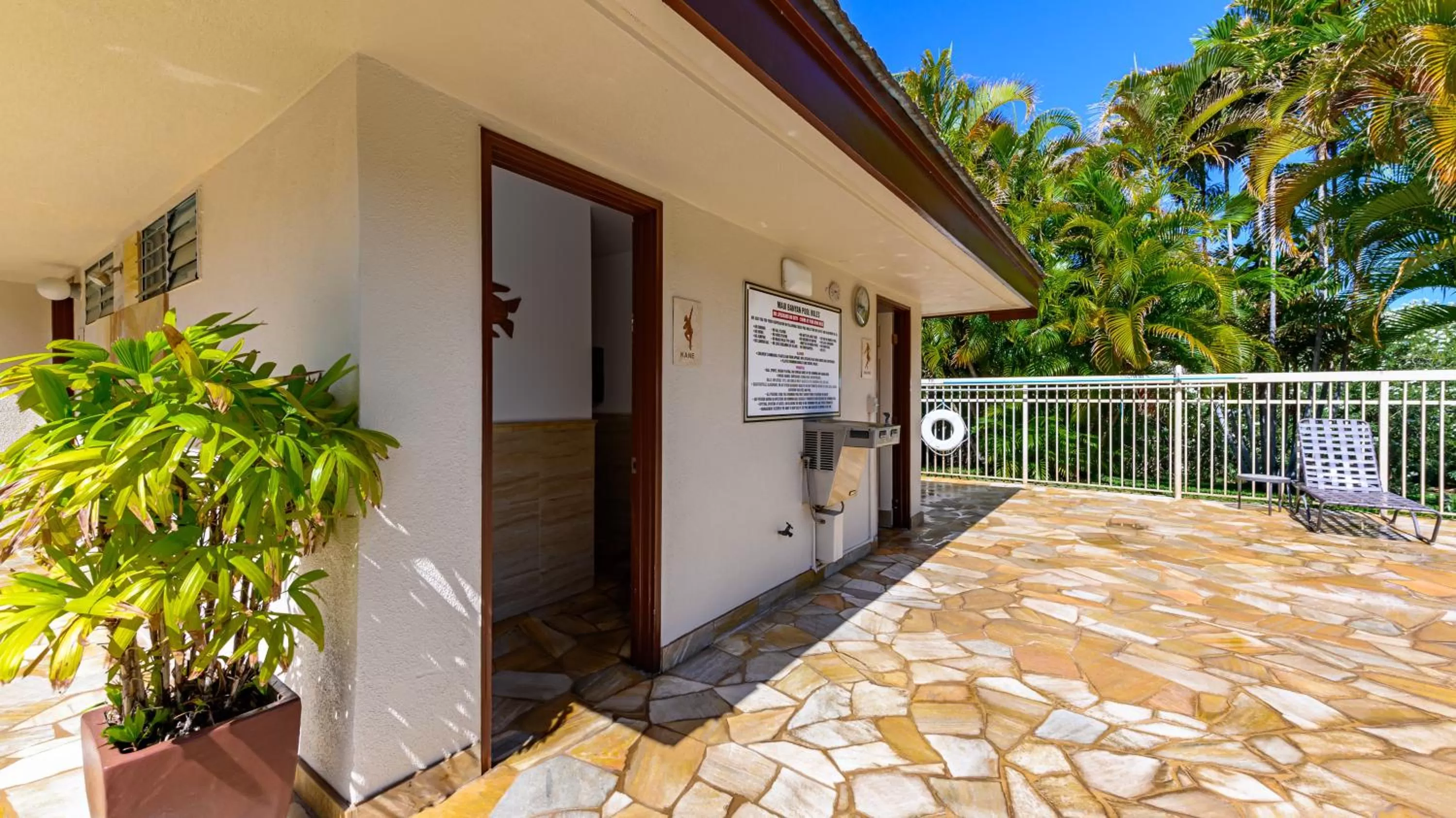 Property building in Castle At Maui Banyan