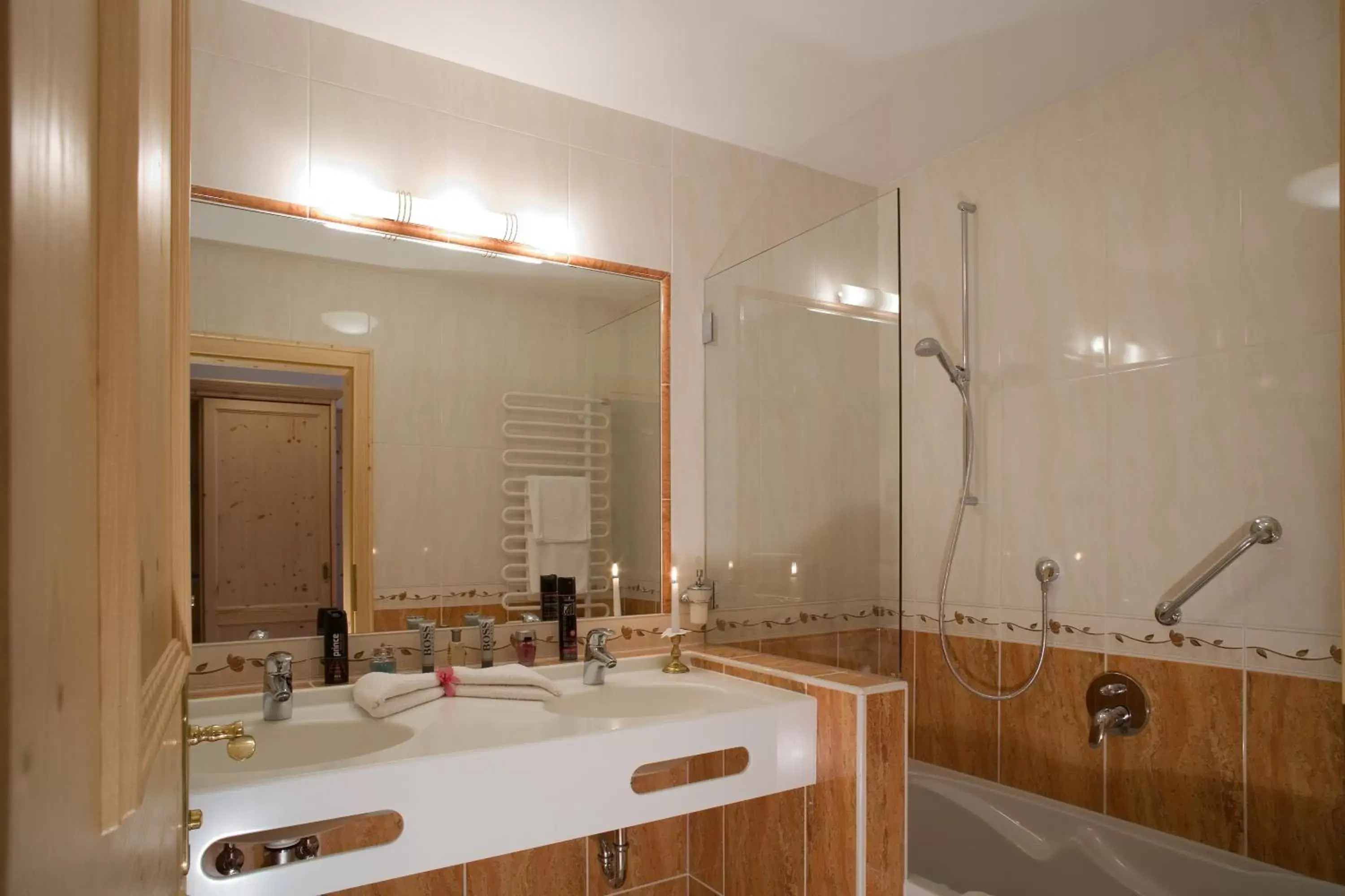 Shower, Bathroom in Hotel Alpenpanorama