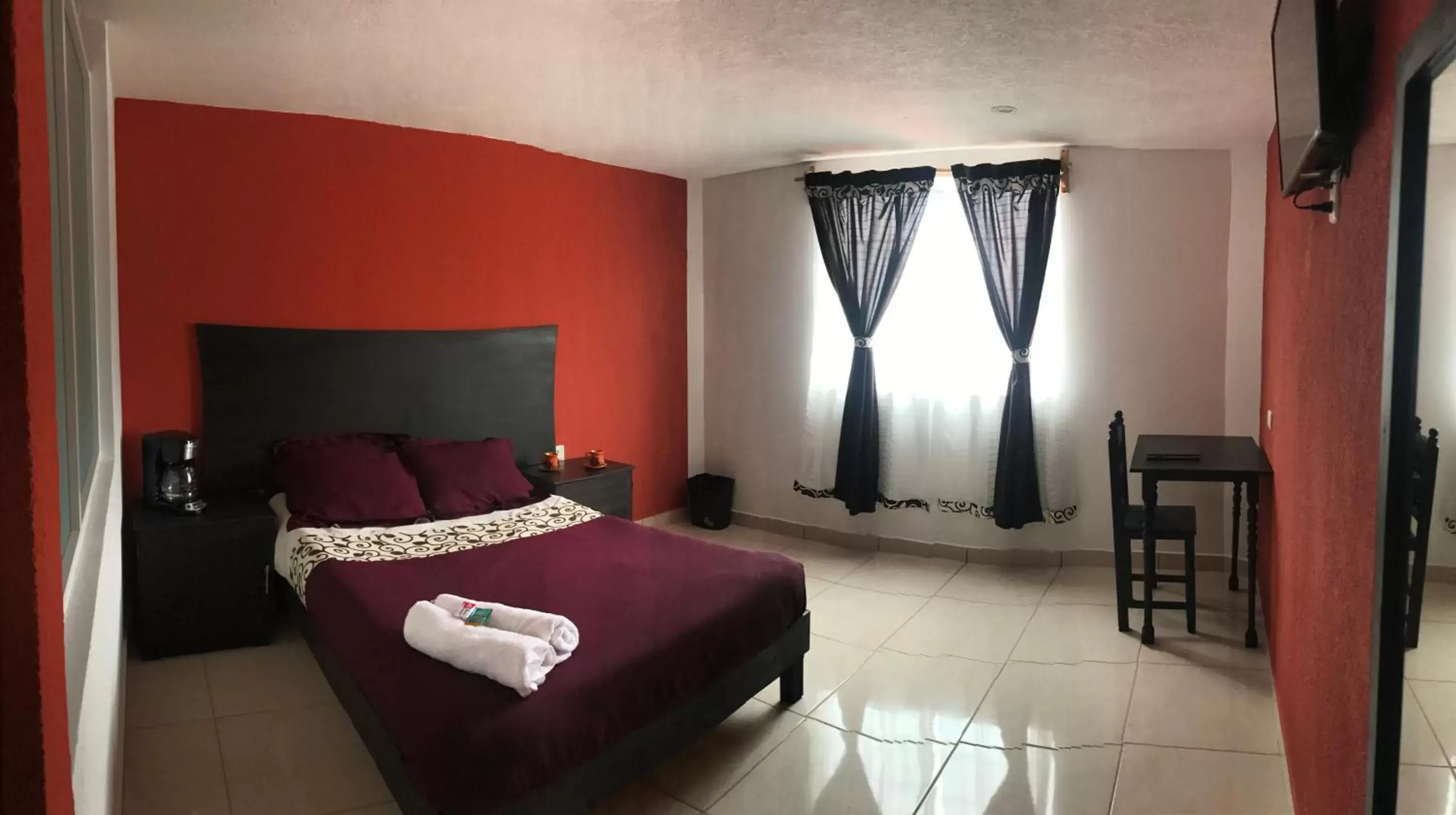 Staff, Bed in Hotel & Suites Cerro Roj0