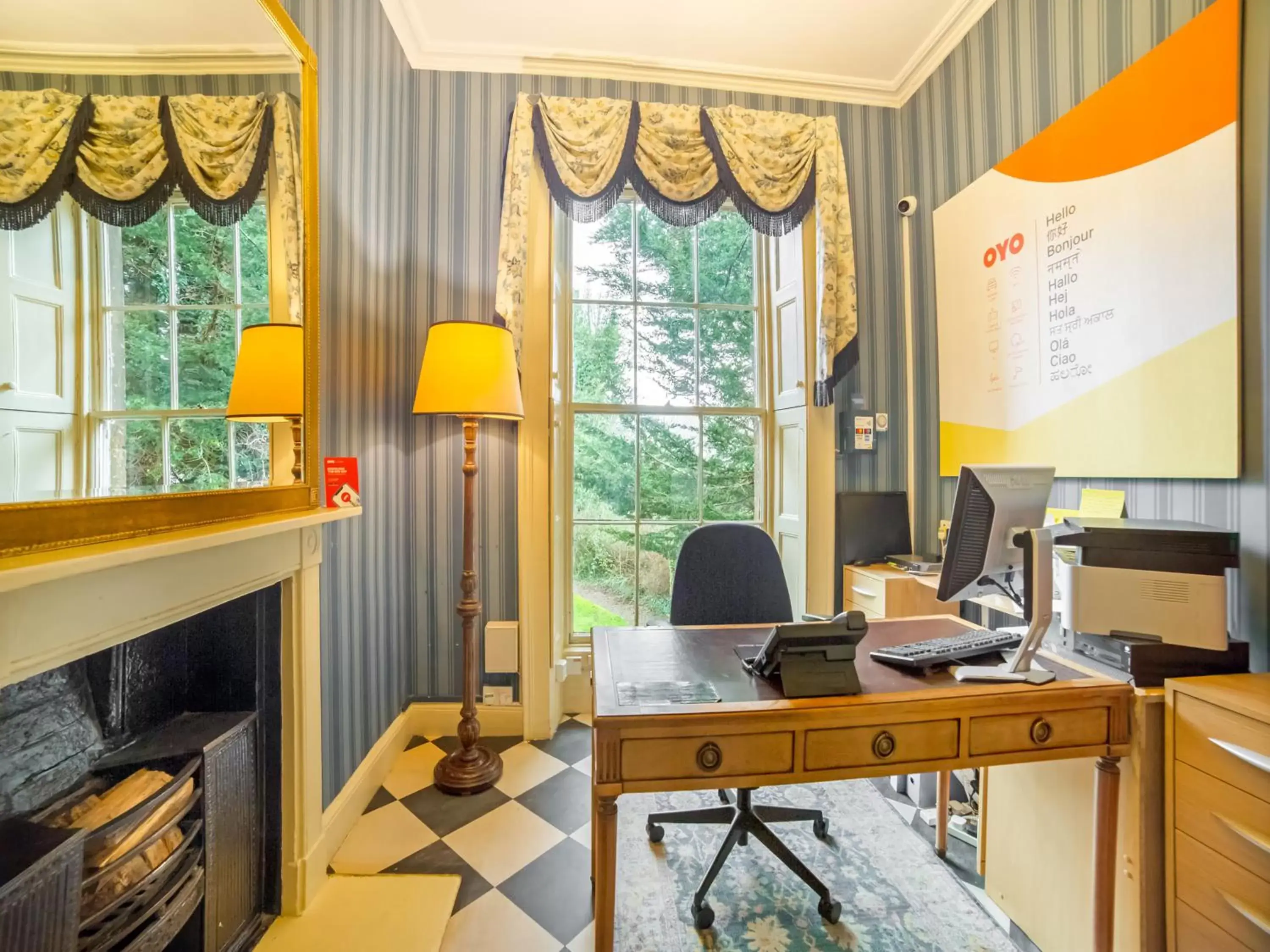 Lobby or reception in OYO Bailbrook Lodge, Bath