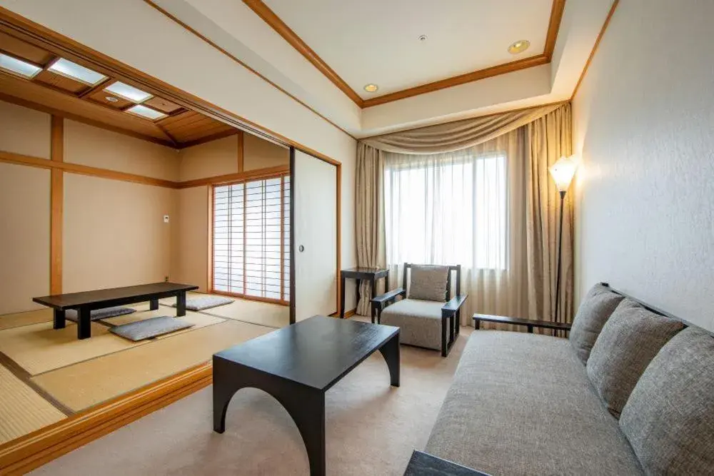 Living room, Seating Area in Hotel Cadenza Tokyo