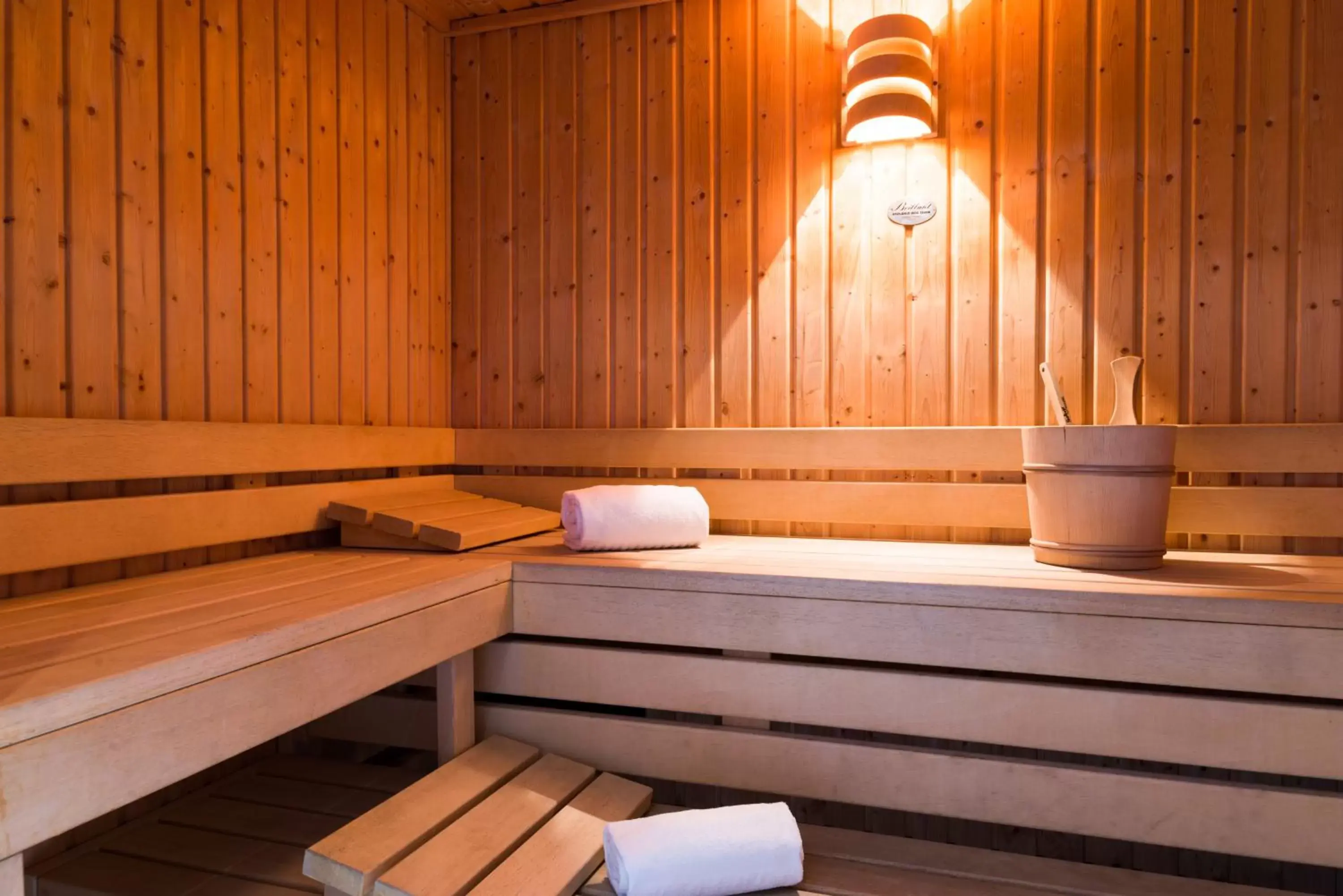 Sauna in The Originals Boutique, Hôtel Le Cap, Gap Sud