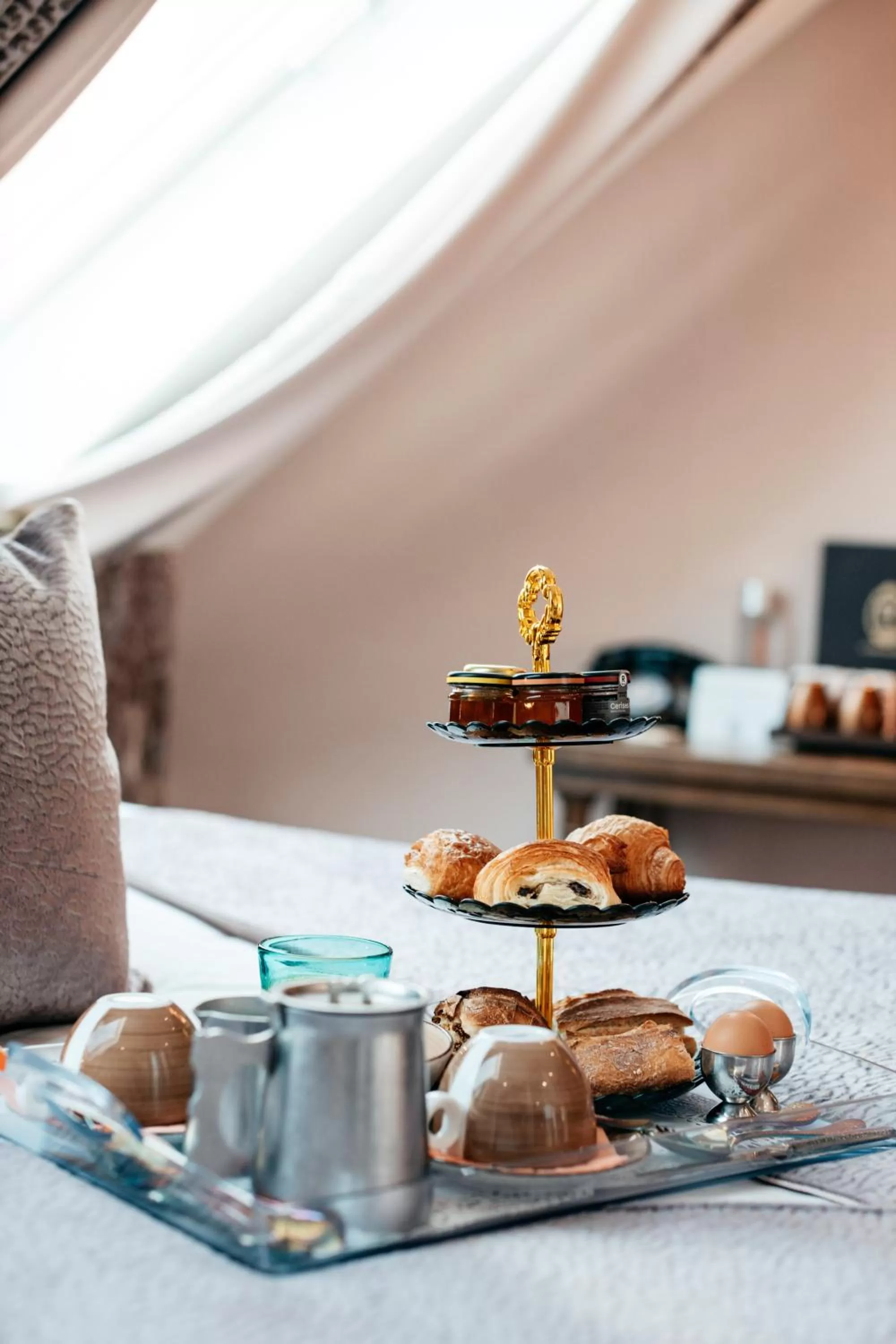 Continental breakfast in Le Temple De Jeanne