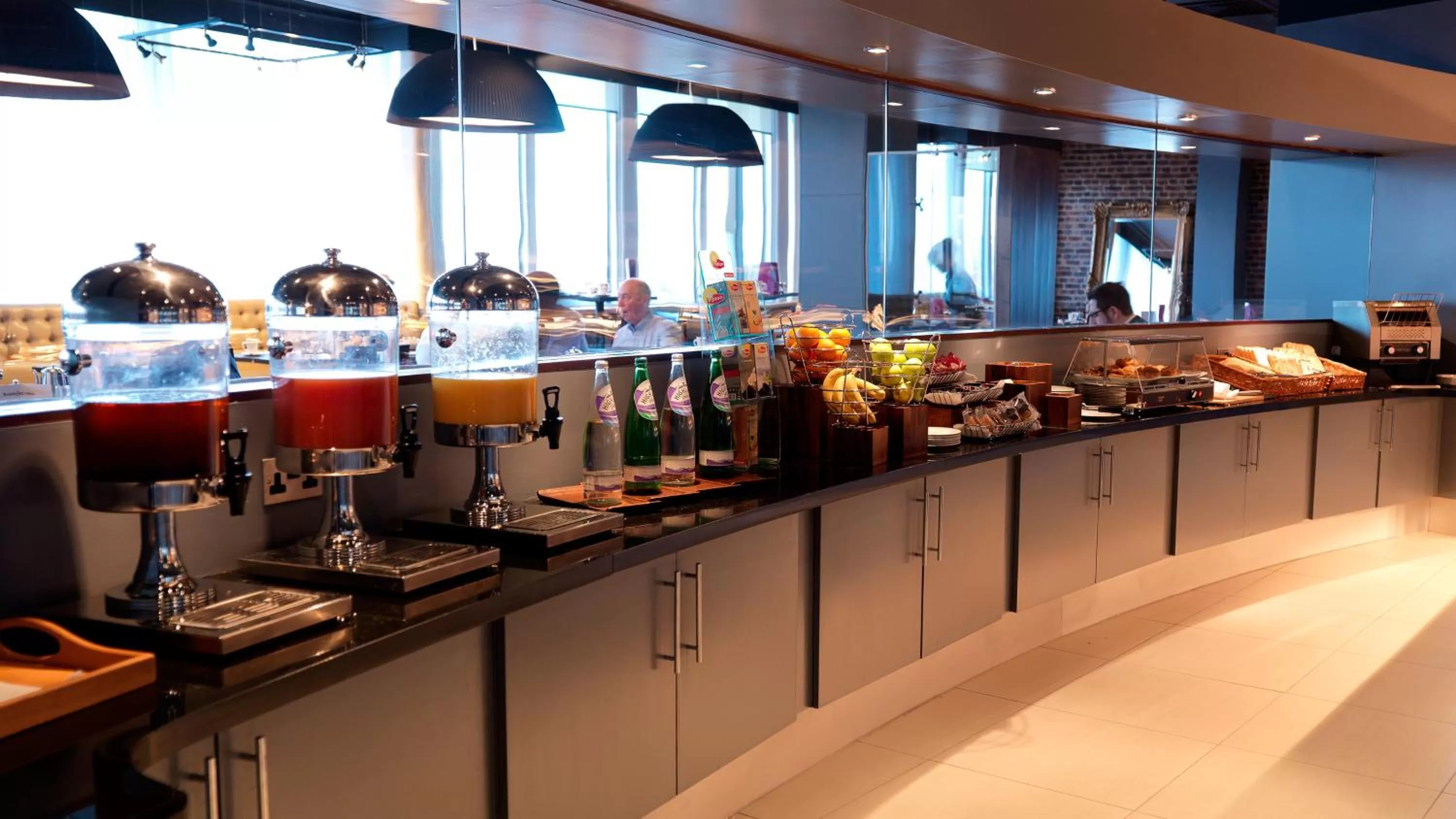 Restaurant/places to eat in Crowne Plaza Chester by IHG