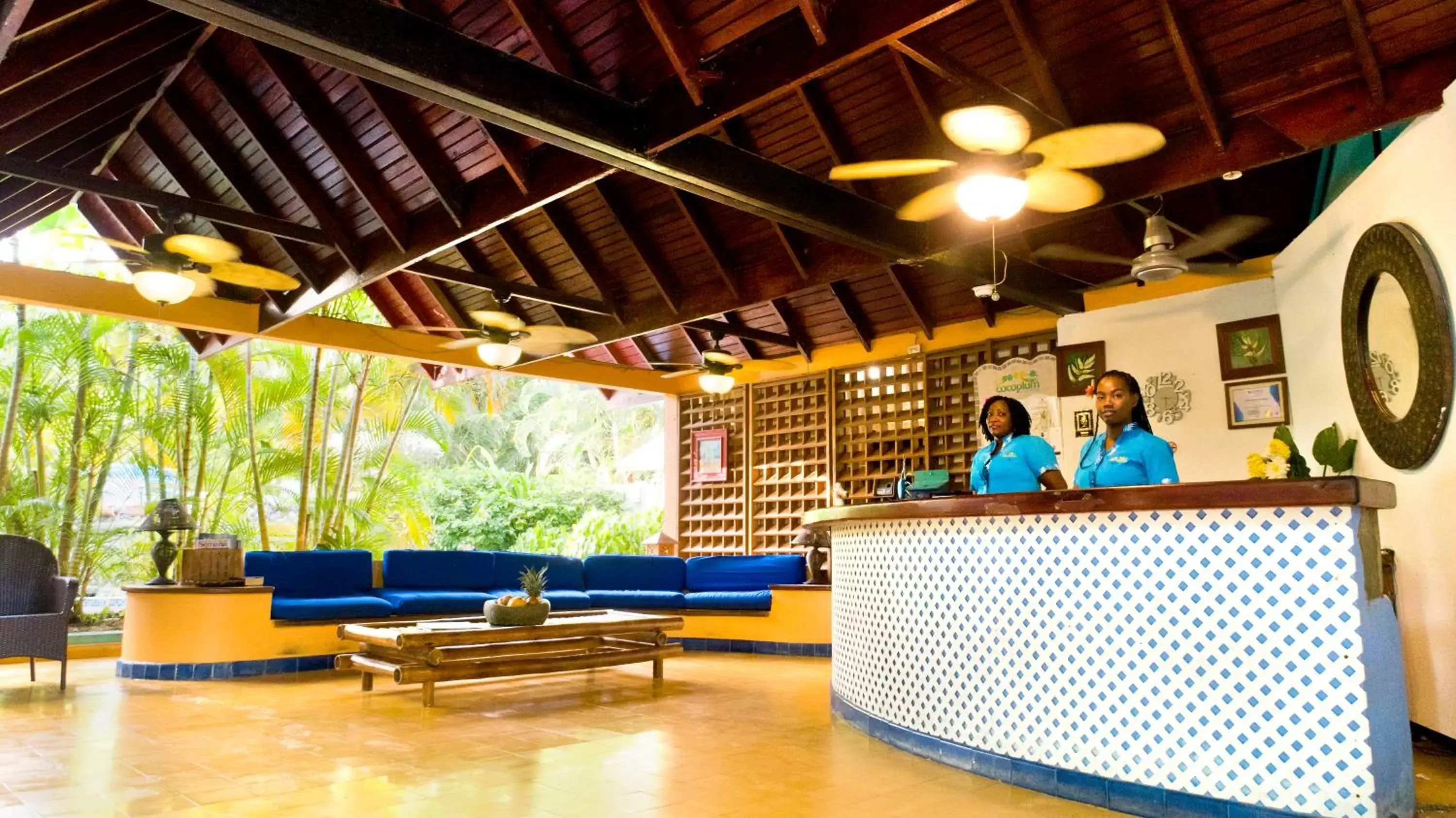 Staff, Lobby/Reception in Hotel Cocoplum Beach