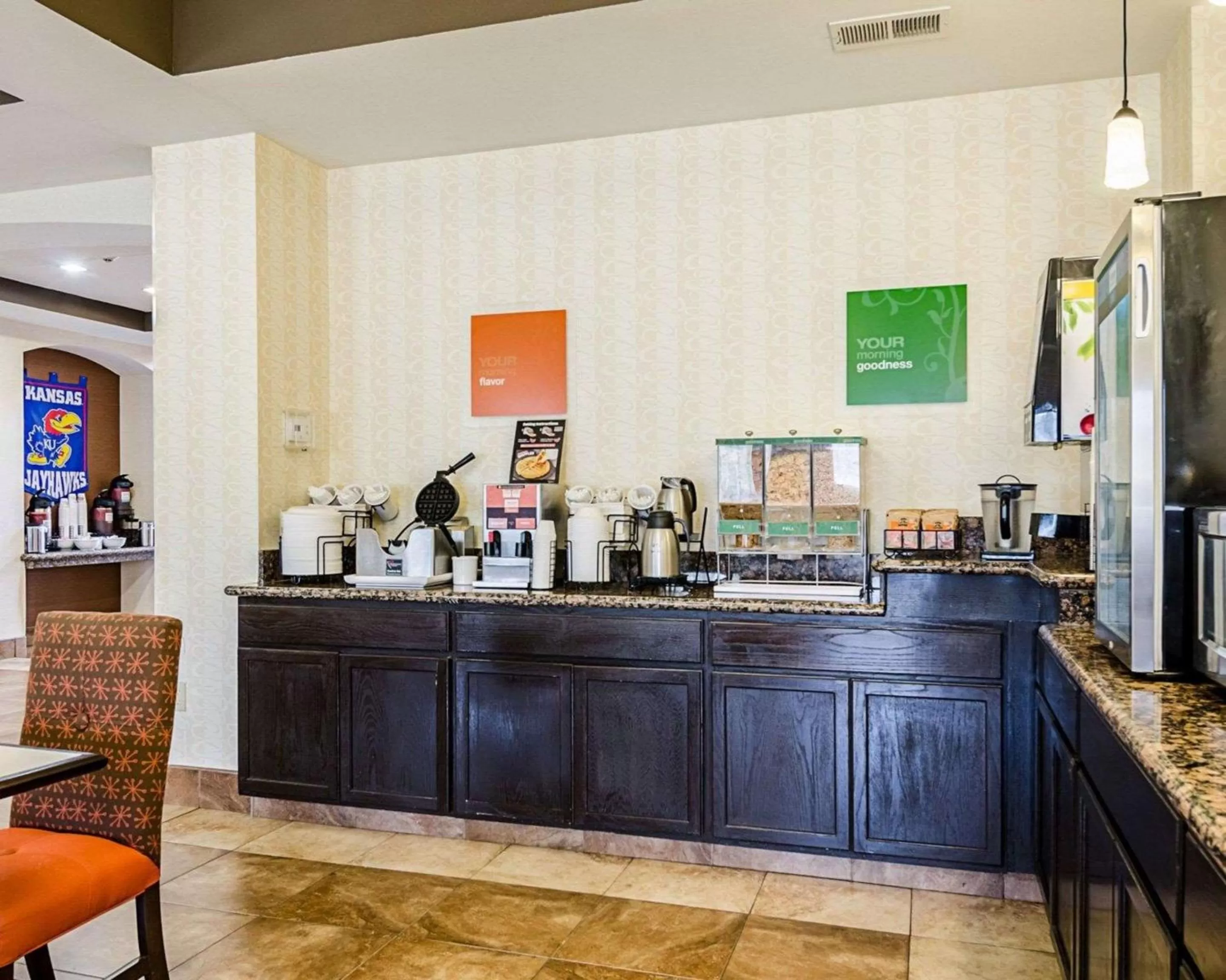 Restaurant/places to eat in Comfort Inn & Suites Lawrence - University Area