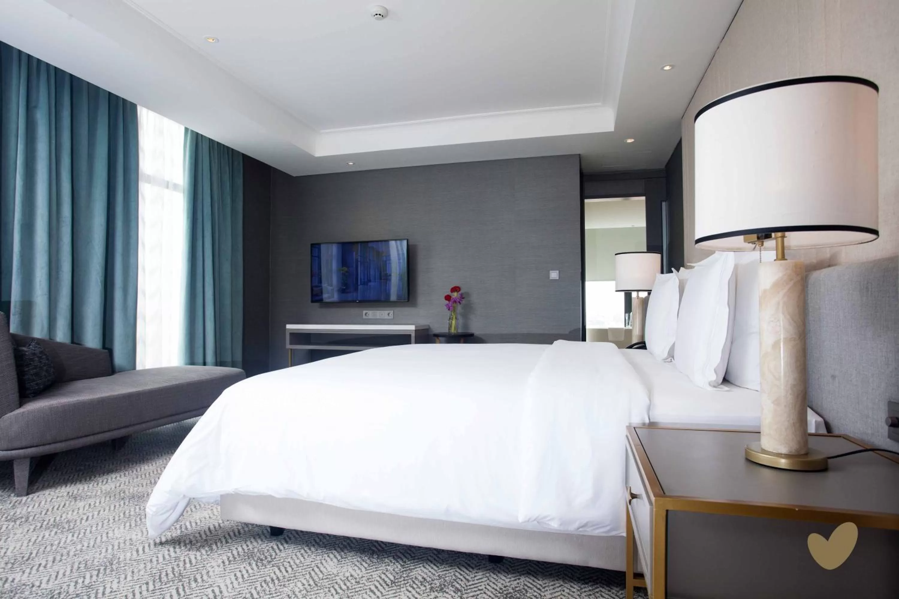 Bed in Goodrich Suites, Jakarta