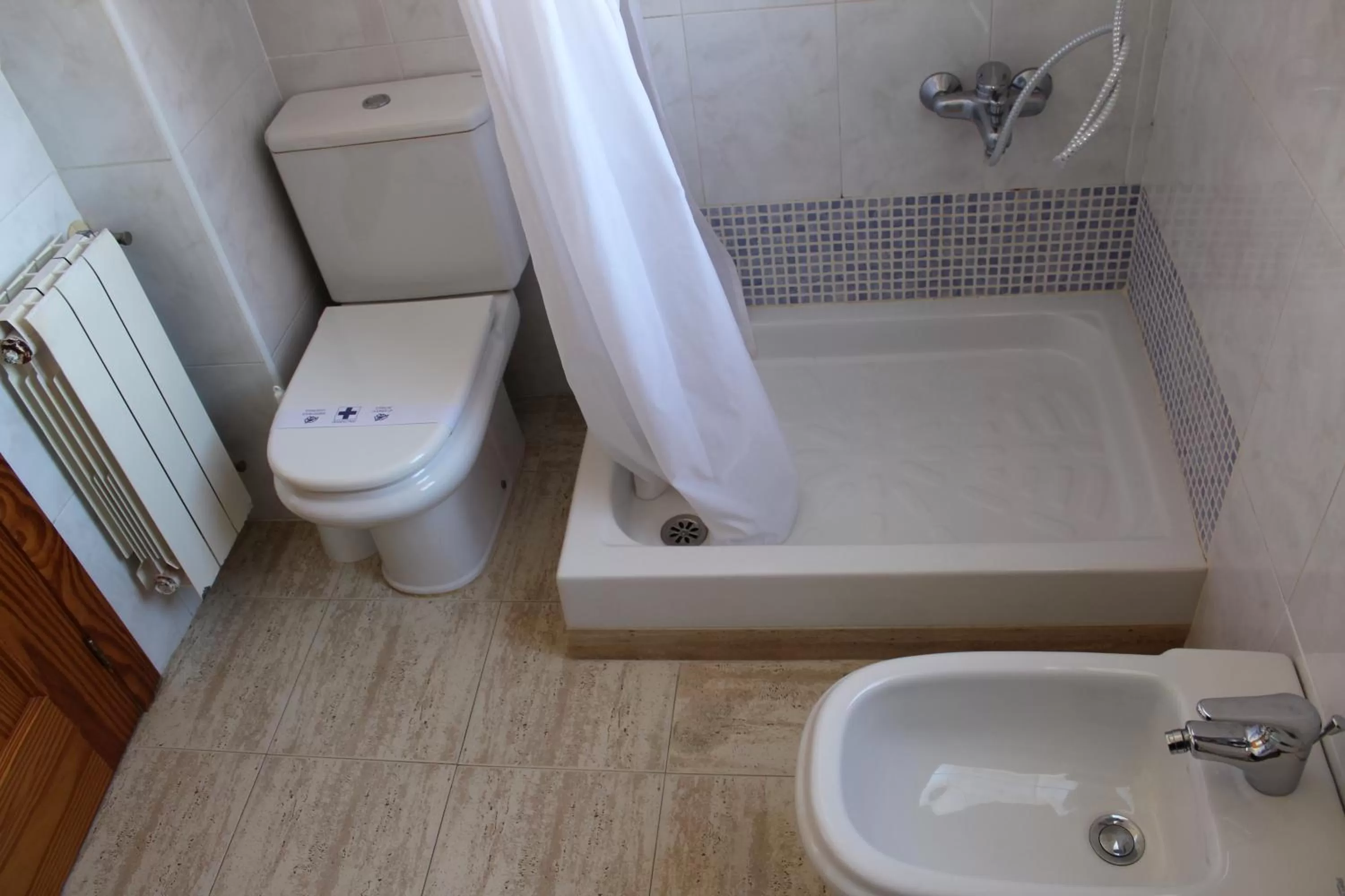 Bathroom in Hotel Albohera